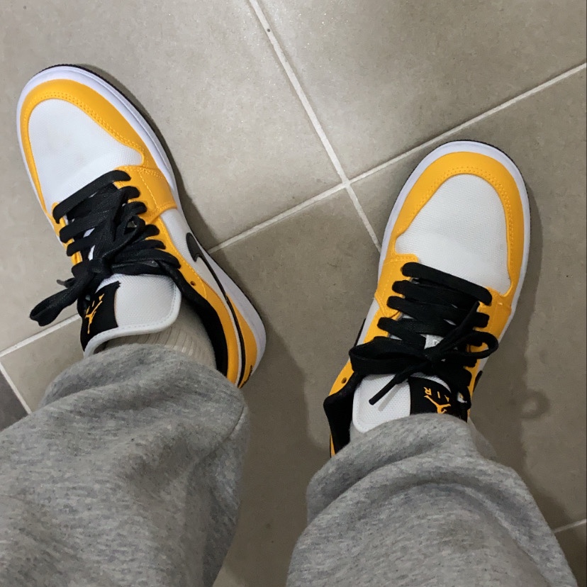 (W) Jordan 1 Low SE Laser Orange 착용 스타일
