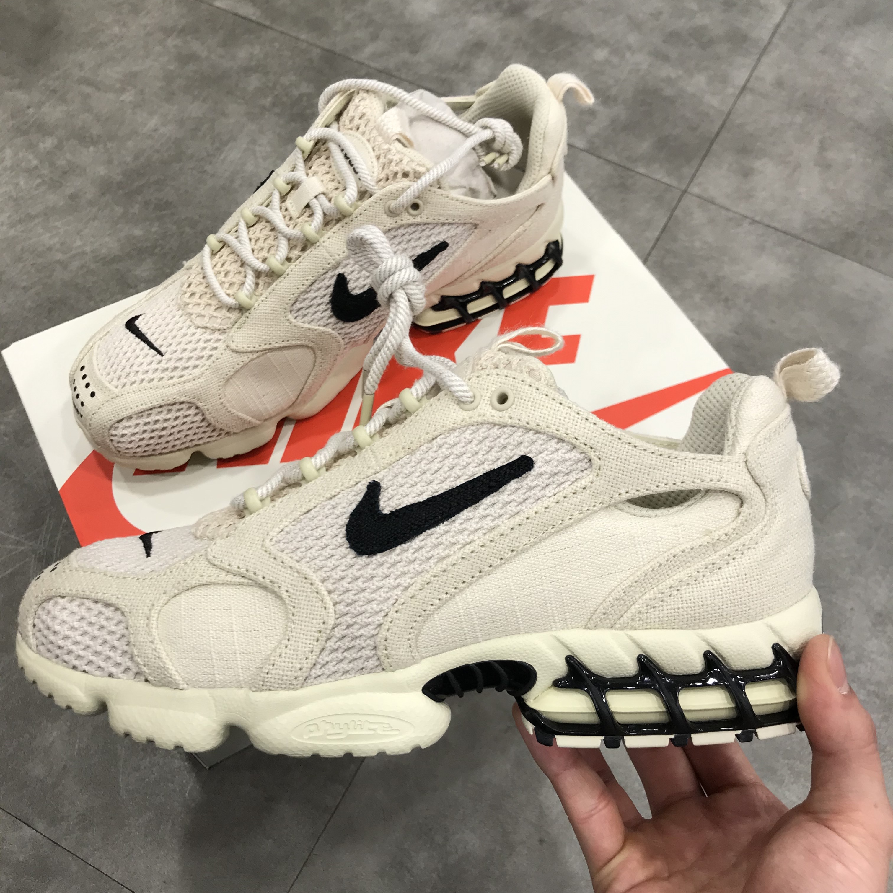 Nike x Stussy Air Zoom Spiridon Cage 2 Fossil 착용 스타일
