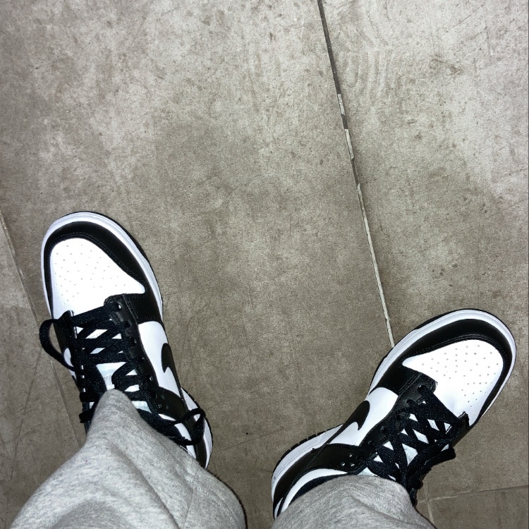 (GS) Nike Dunk Low Black 착용 스타일