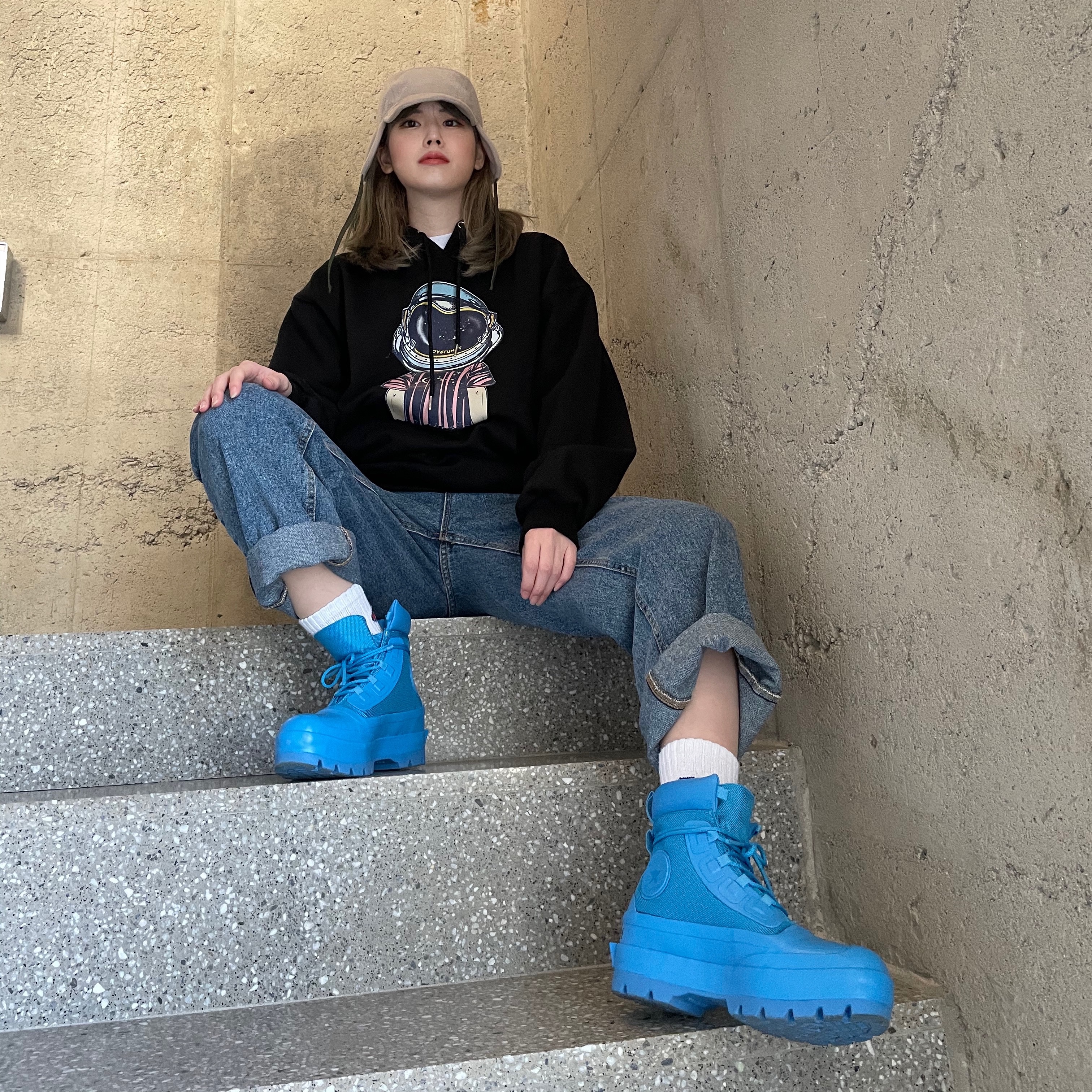 Converse x Ambush Chuck Taylor All Star Duck Boot Blithe 착용 스타일 - 1