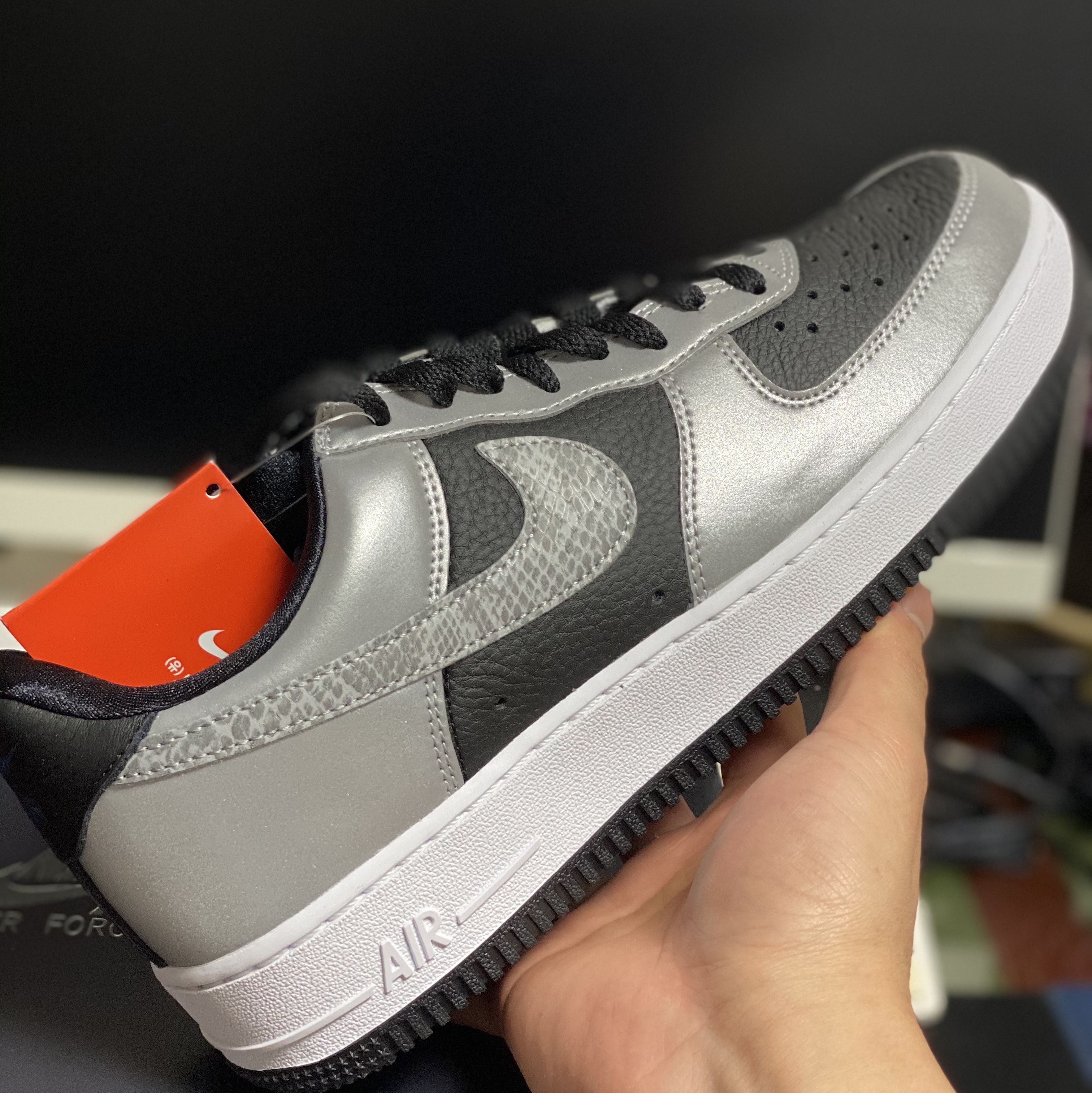 Nike Air Force 1 B Silver Snake, Nike Air Force 1 '07 3M White 착용 스타일 - 2