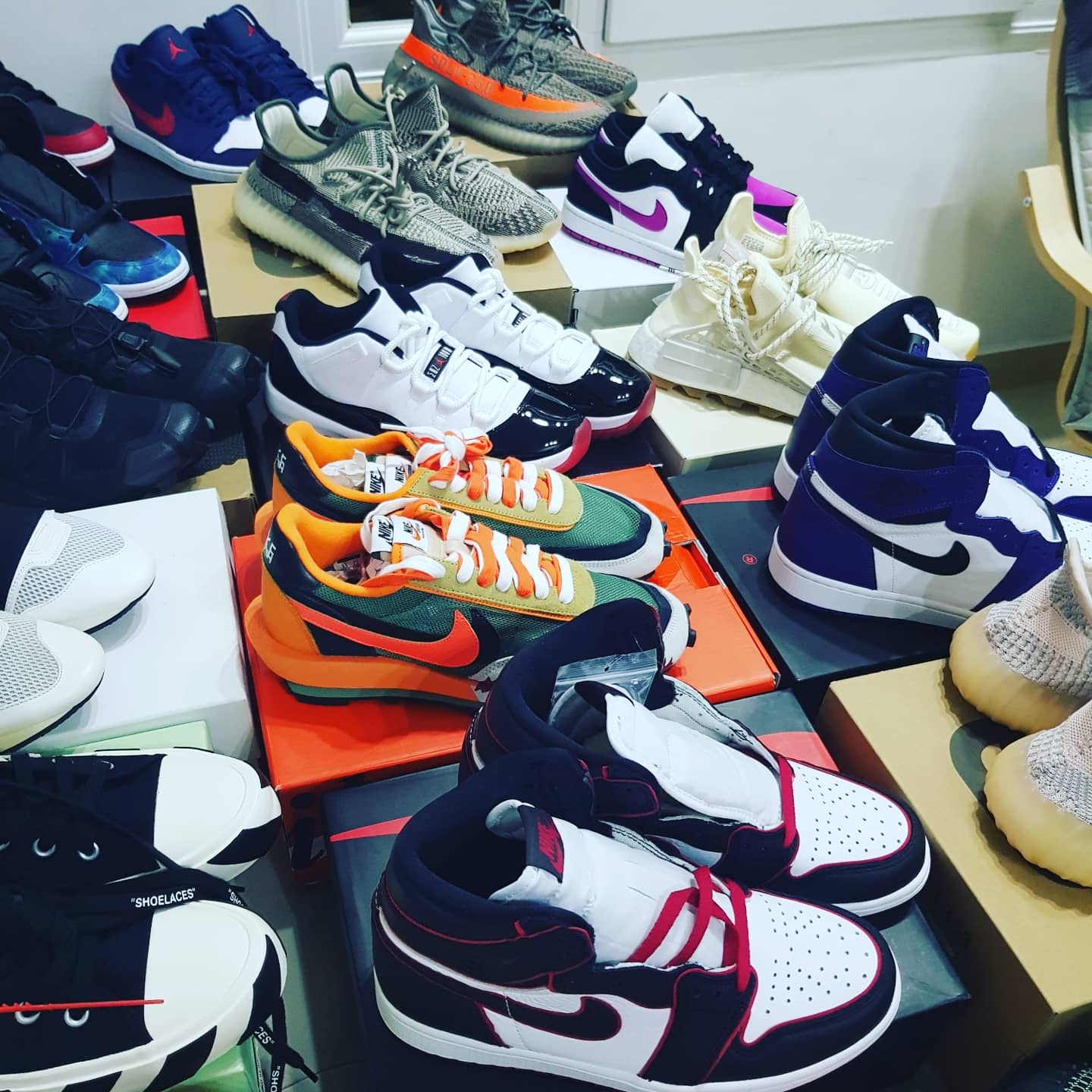 Jordan 1 Retro High OG Bloodline, Jordan 1 Retro High OG Court Purple 2020 착용 스타일 - 1