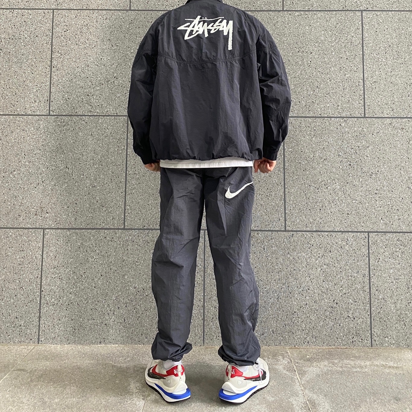 Nike x Stussy Windrunner Jacket Off Noir, Nike x Stussy Beach Pants Off Noir 착용 스타일 - 3