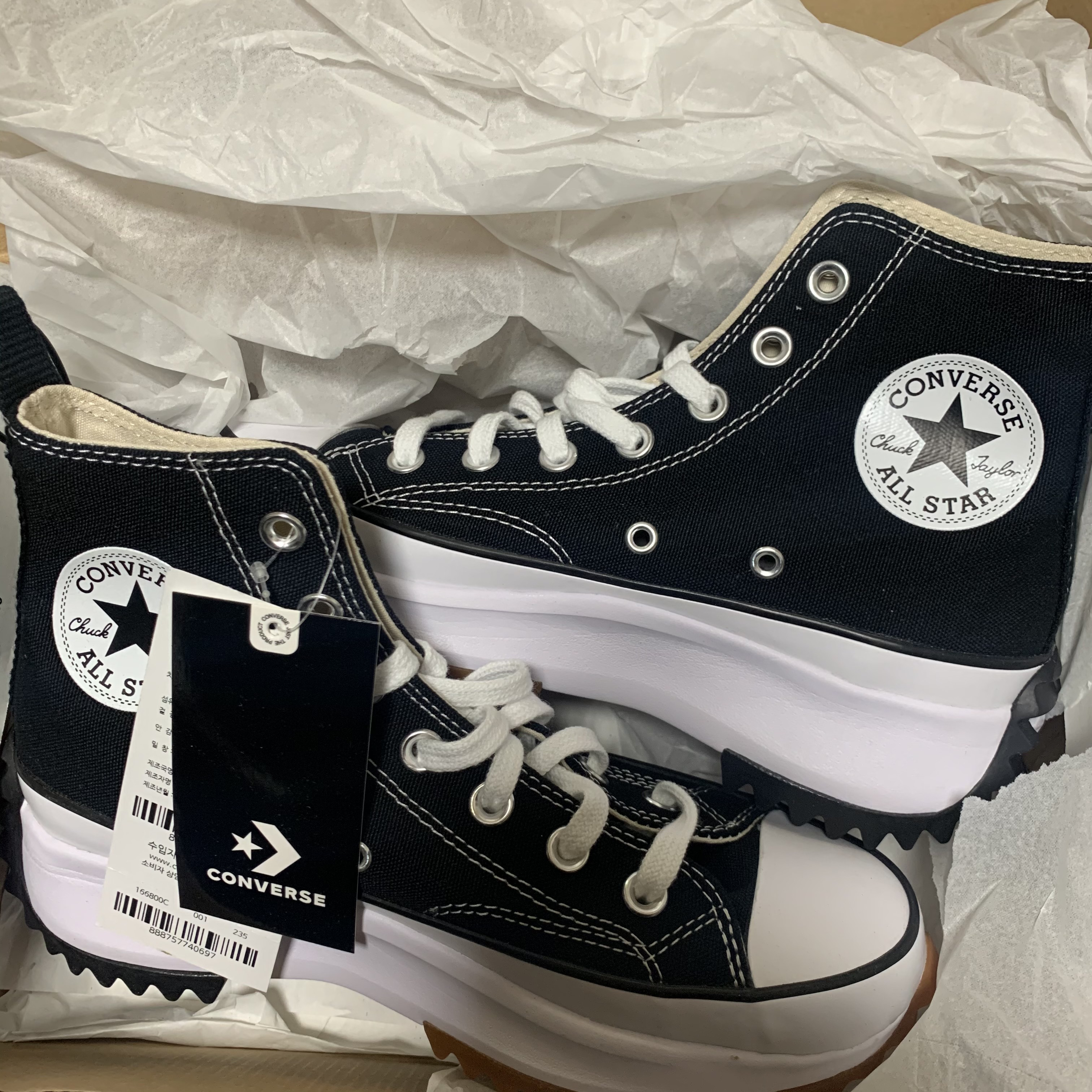 Converse Run Star Hike Hi Black White Gum 착용 스타일