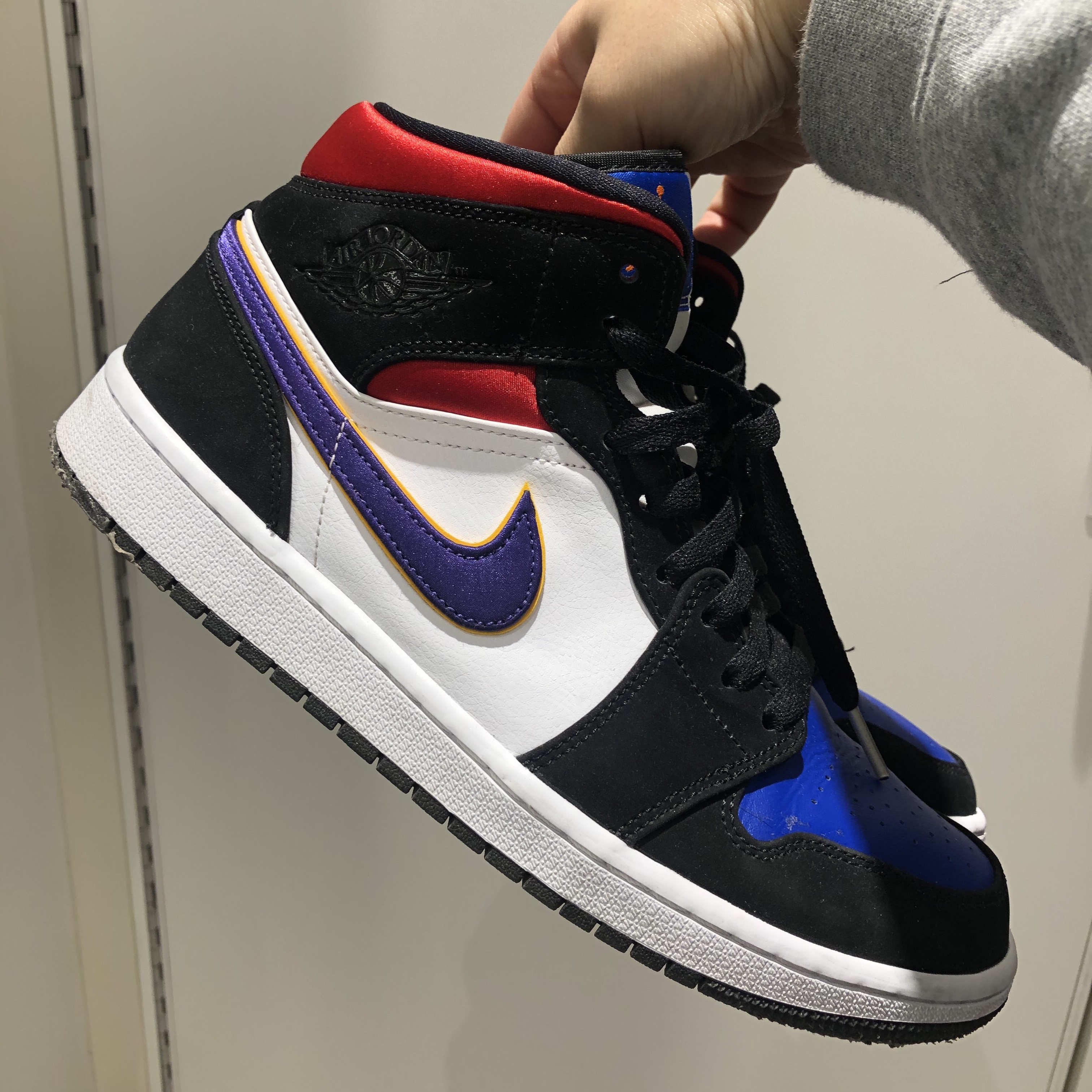 Jordan 1 Mid Lakers Top 3 착용 스타일 - 2
