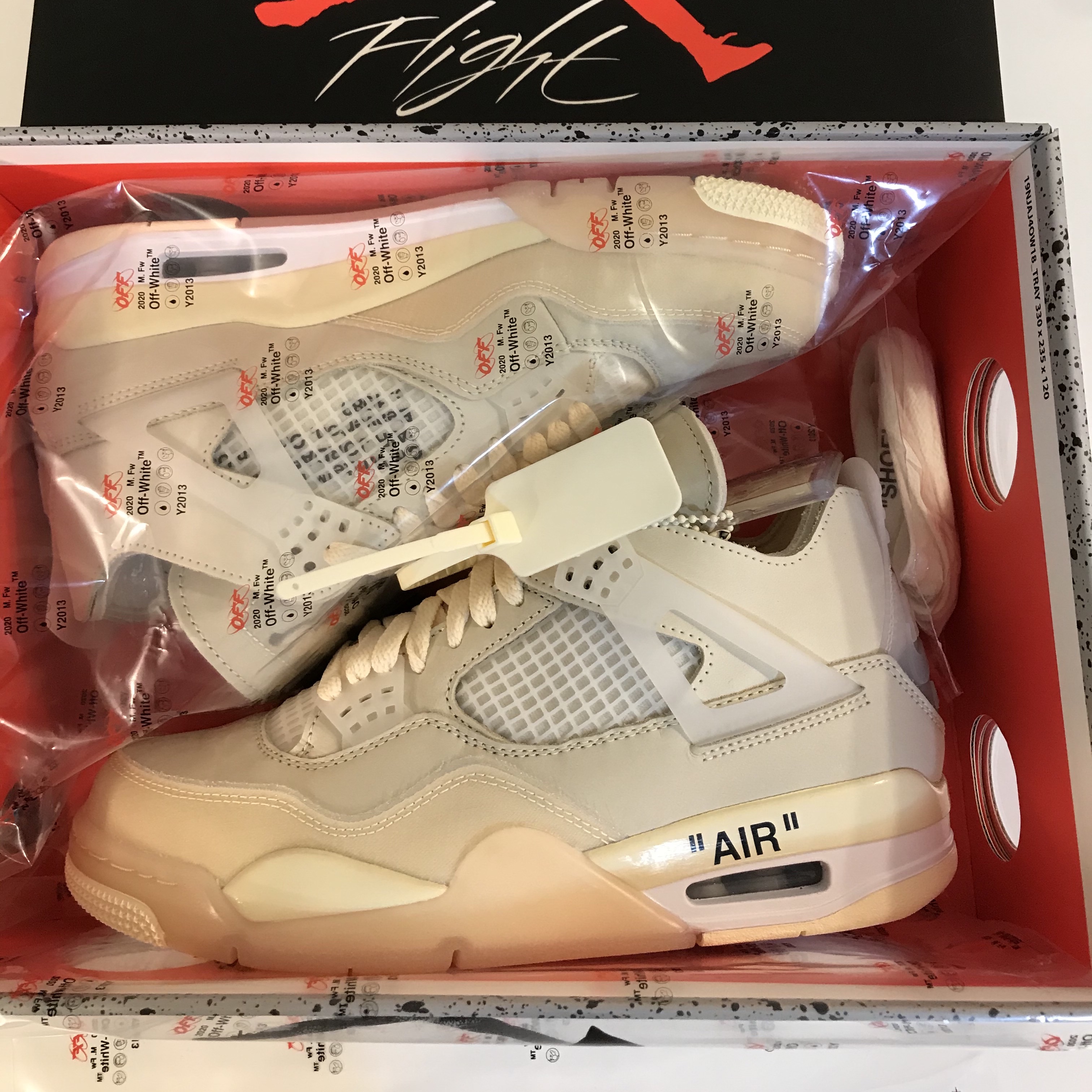 (W) Jordan 4 x Off-White Retro SP Sail 착용 스타일