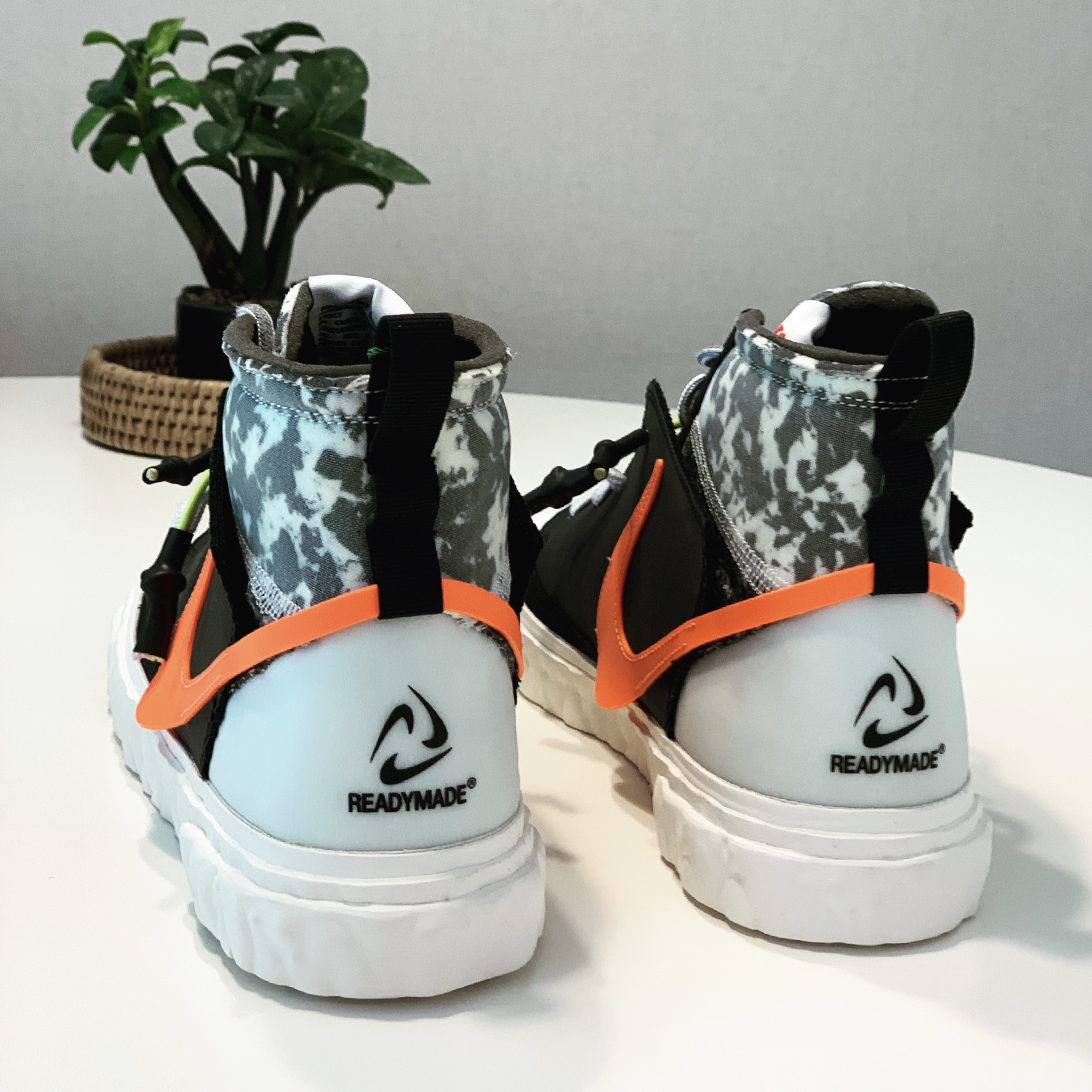 Nike x Readymade Blazer Mid Black 착용 스타일 - 1