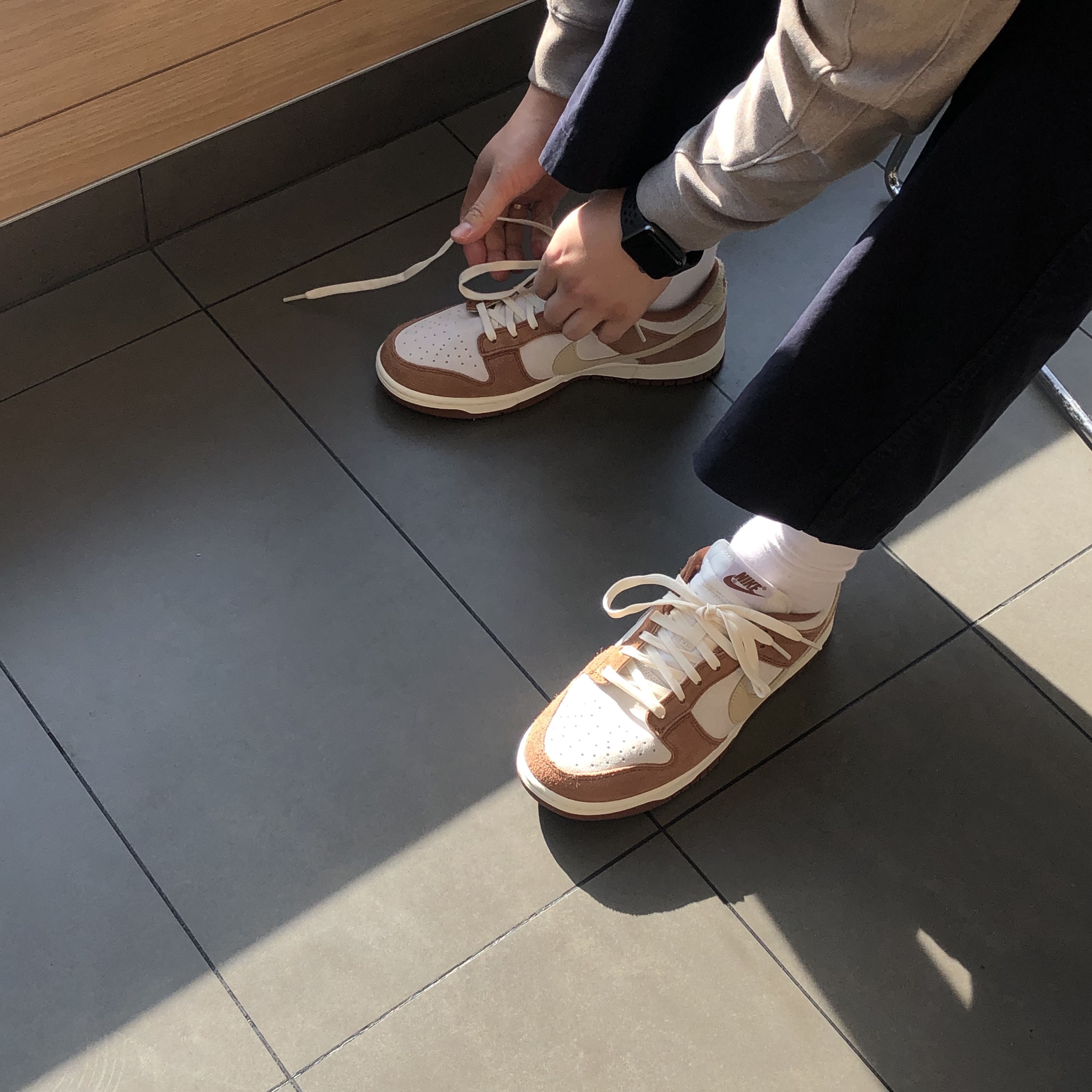 Nike Dunk Low Pro Premium Medium Curry 착용 스타일