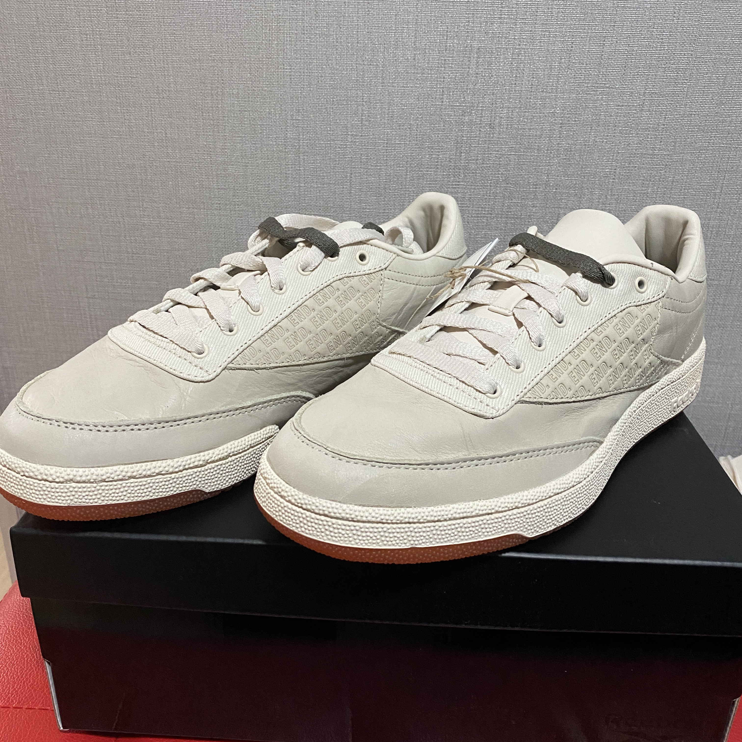 Reebok x END. Club C 85 Chalk 착용 스타일 - 2