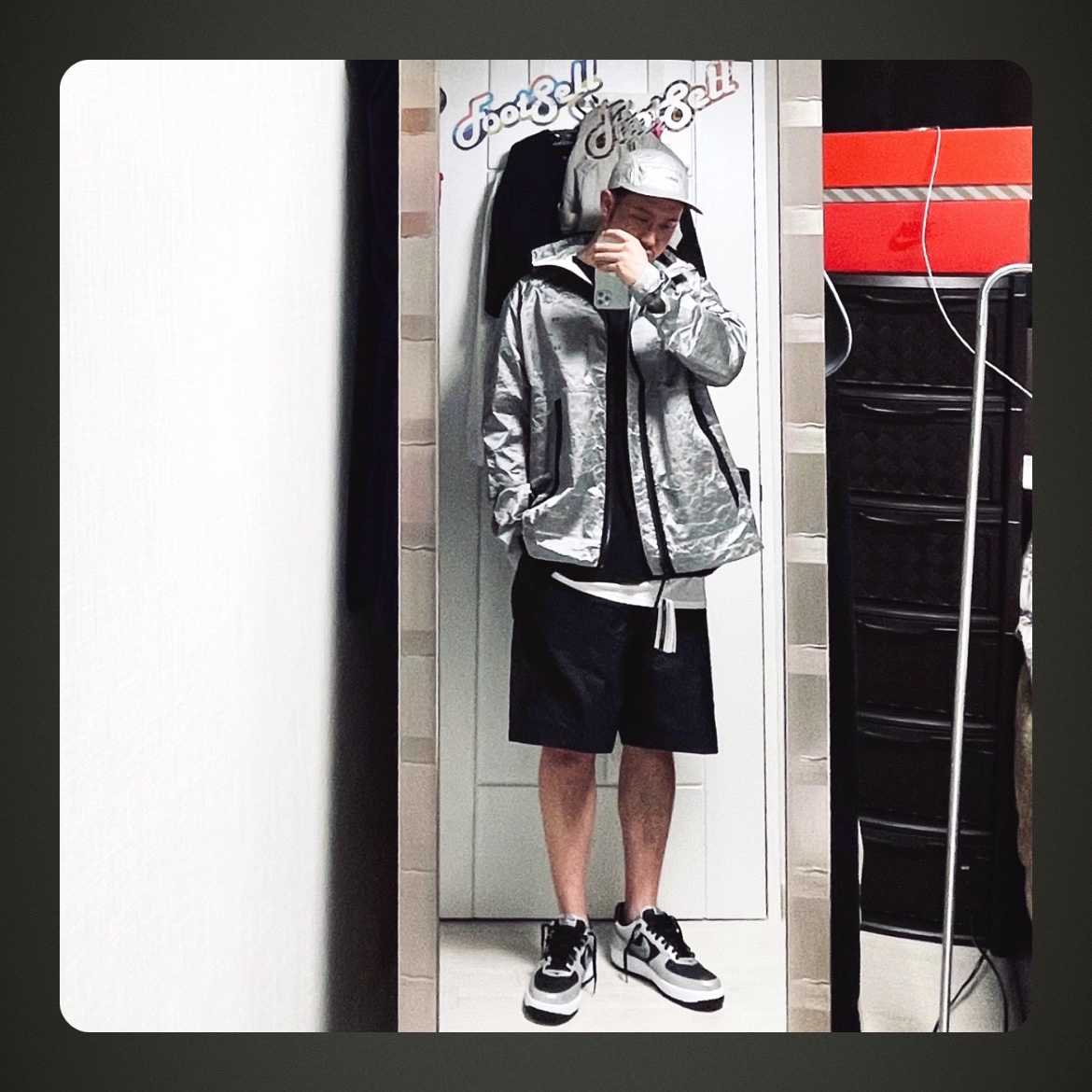 Nike Air Force 1 B Silver Snake 착용 스타일