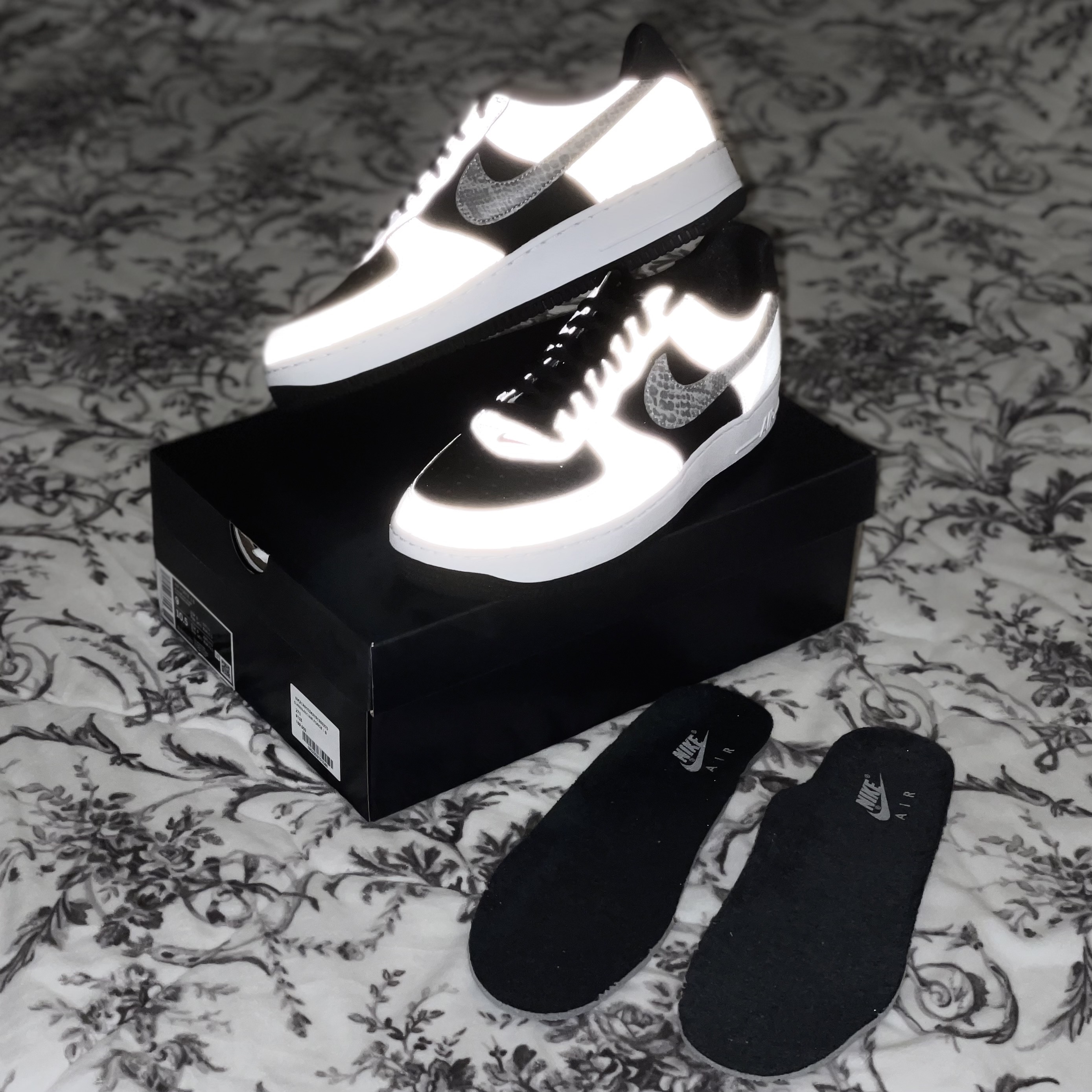 Nike Air Force 1 B Silver Snake 착용 스타일 - 2