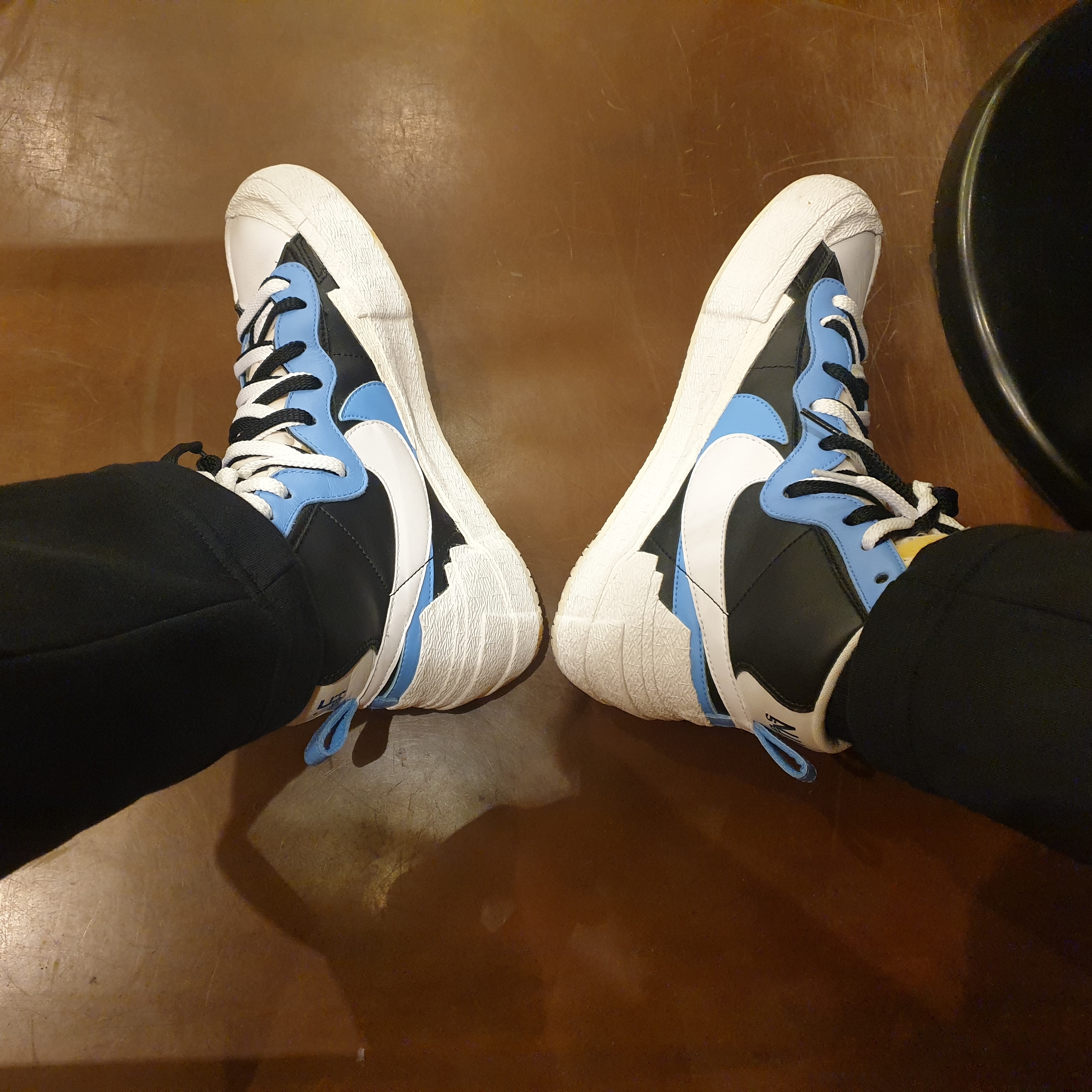 Nike x Sacai Blazer Mid White Black Legend Blue 착용 스타일