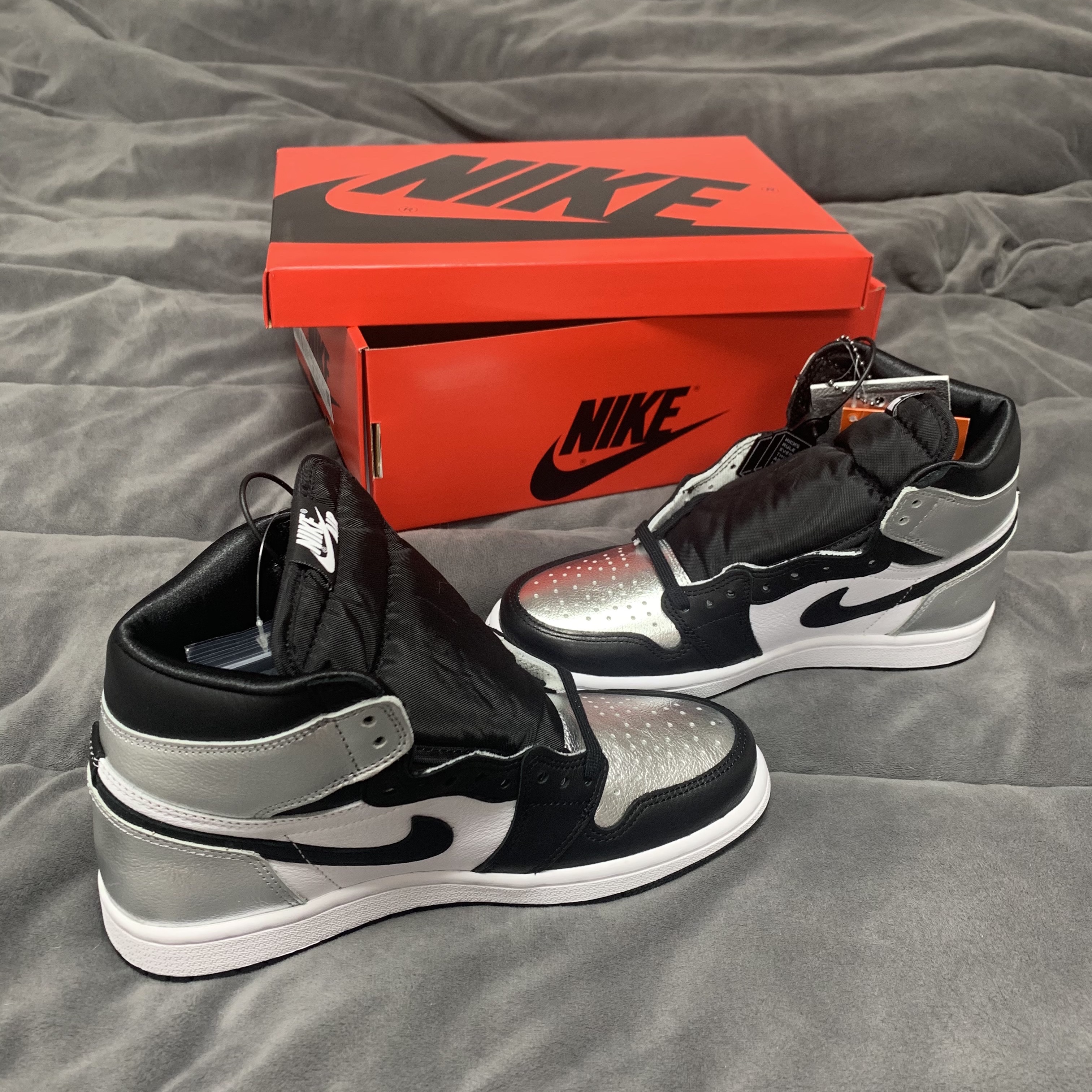 (W) Jordan 1 Retro High OG Silver Toe 착용 스타일 - 2