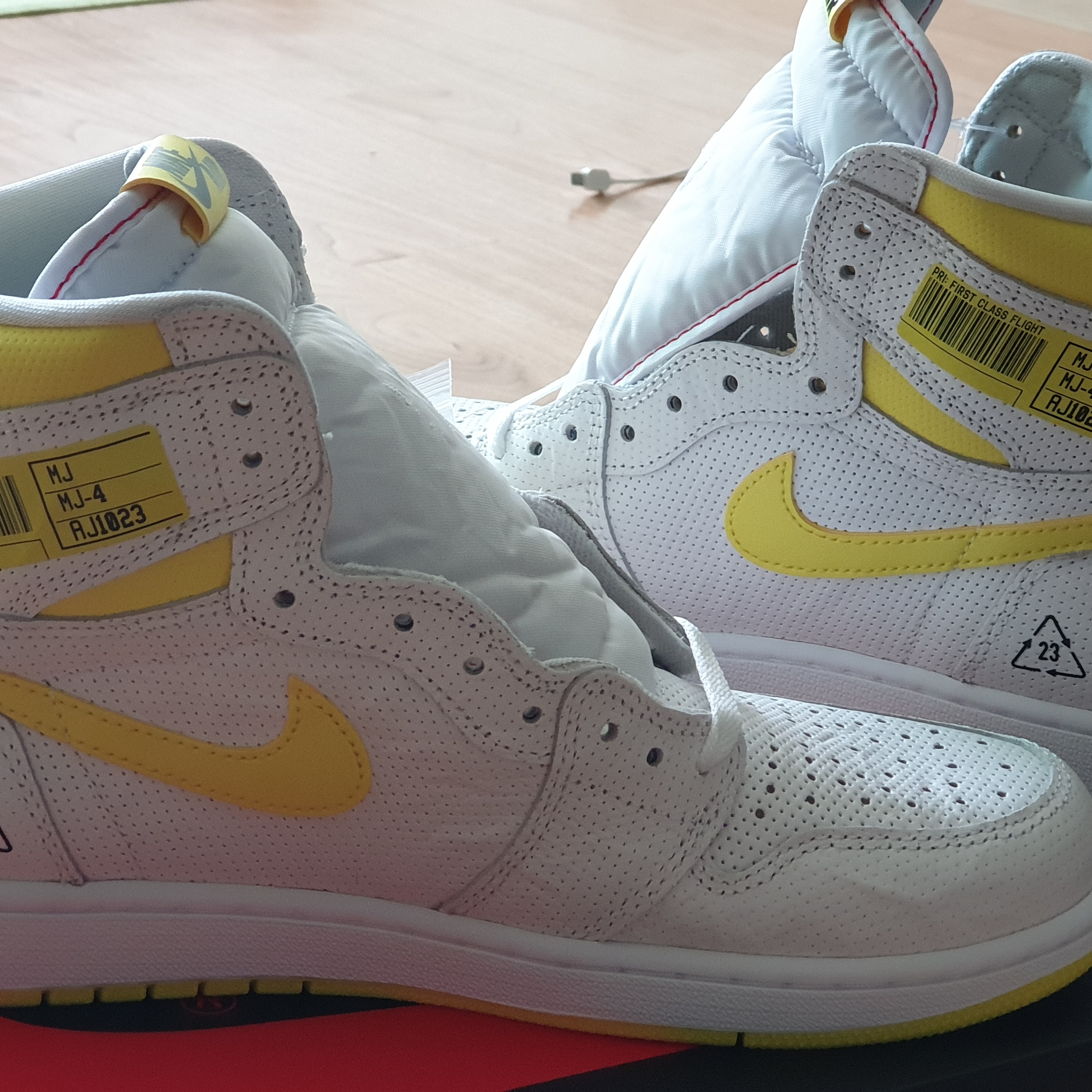 Jordan 1 Retro High OG First Class Flight 착용 스타일 - 1