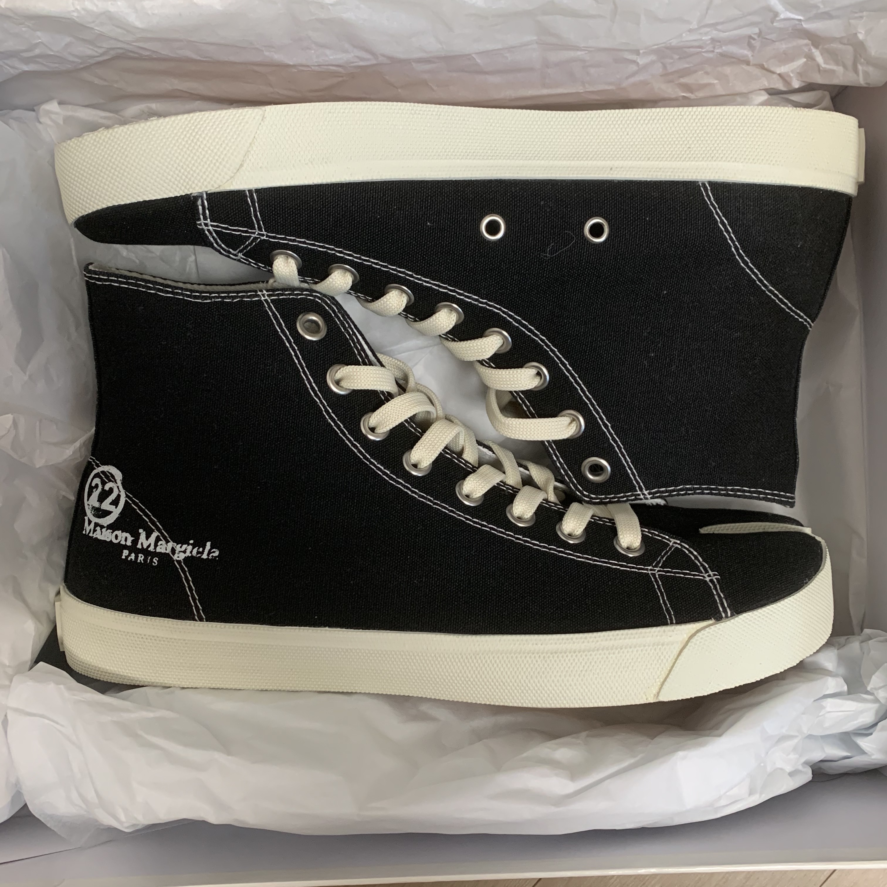 Maison Margiela Tabi High Black 착용 스타일