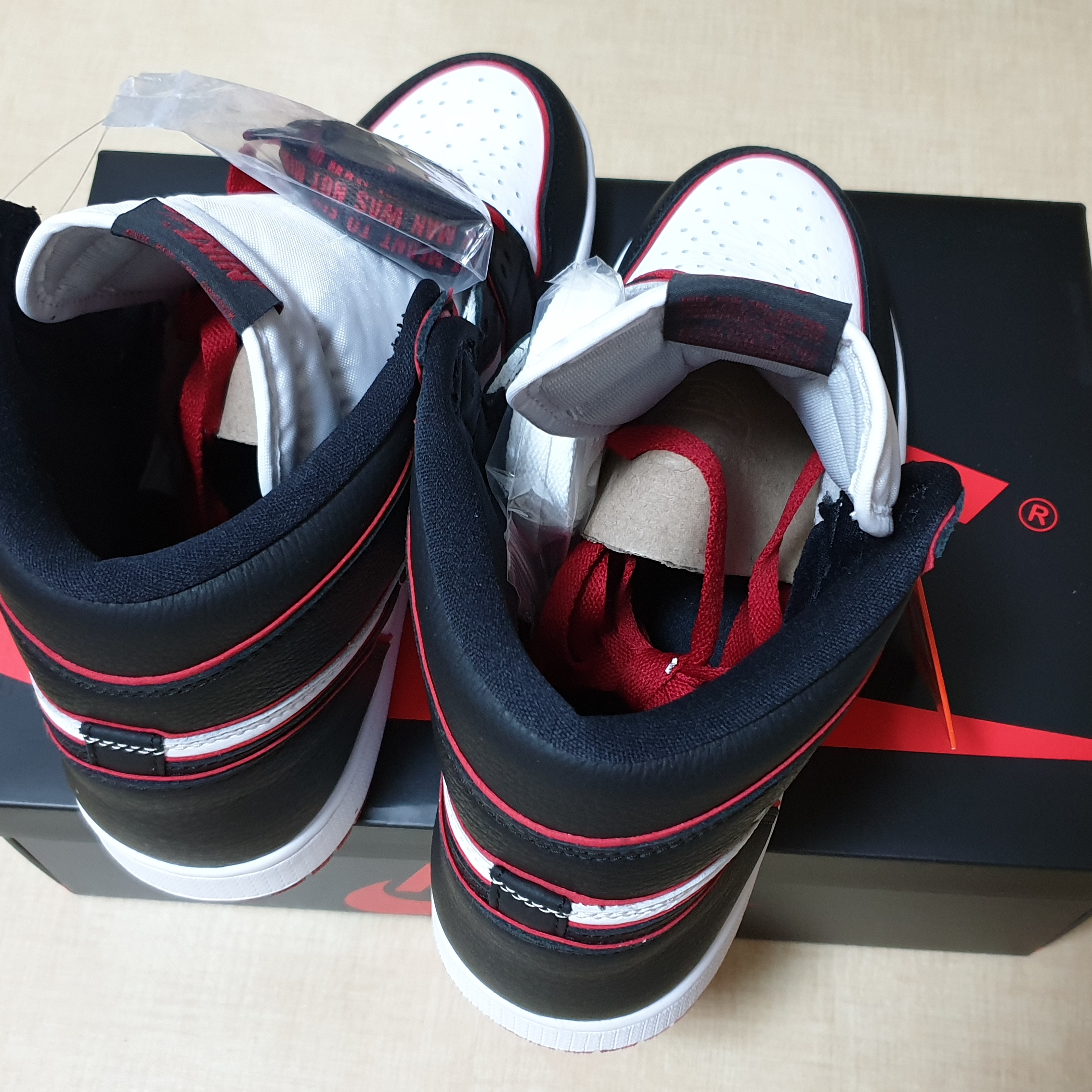 Jordan 1 Retro High OG Bloodline 착용 스타일 - 3