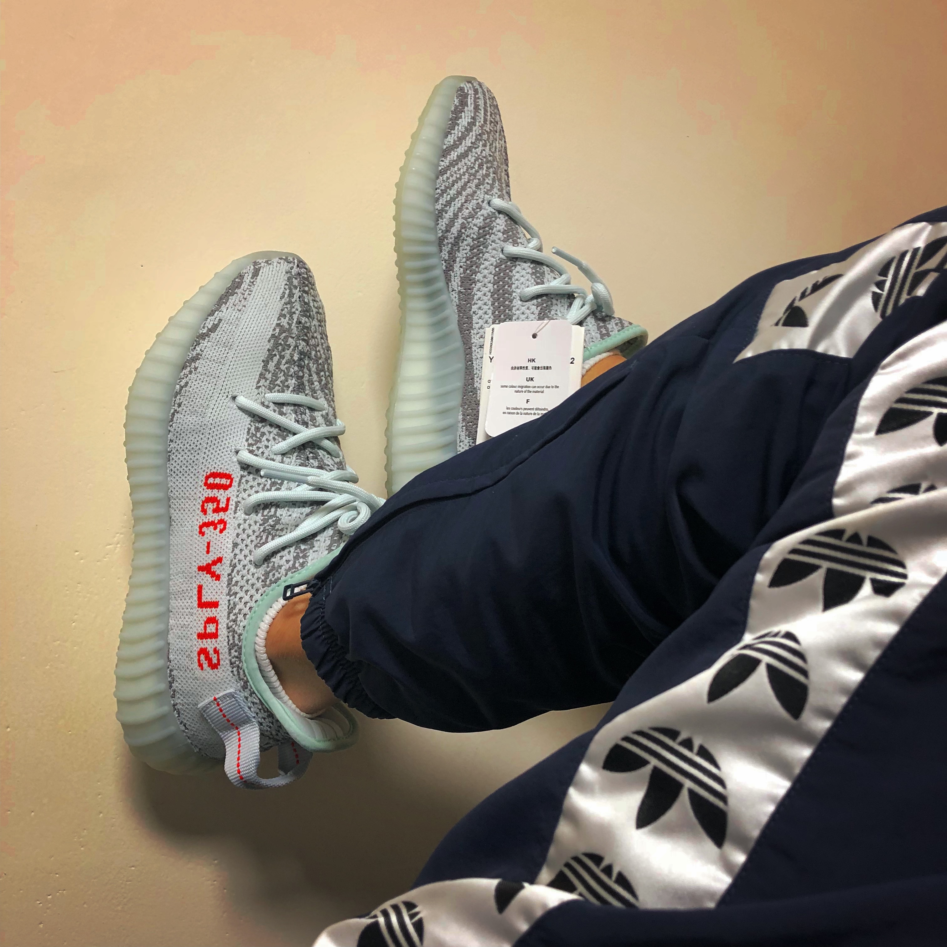Adidas Yeezy Boost 350 V2 Blue Tint 2017 착용 스타일