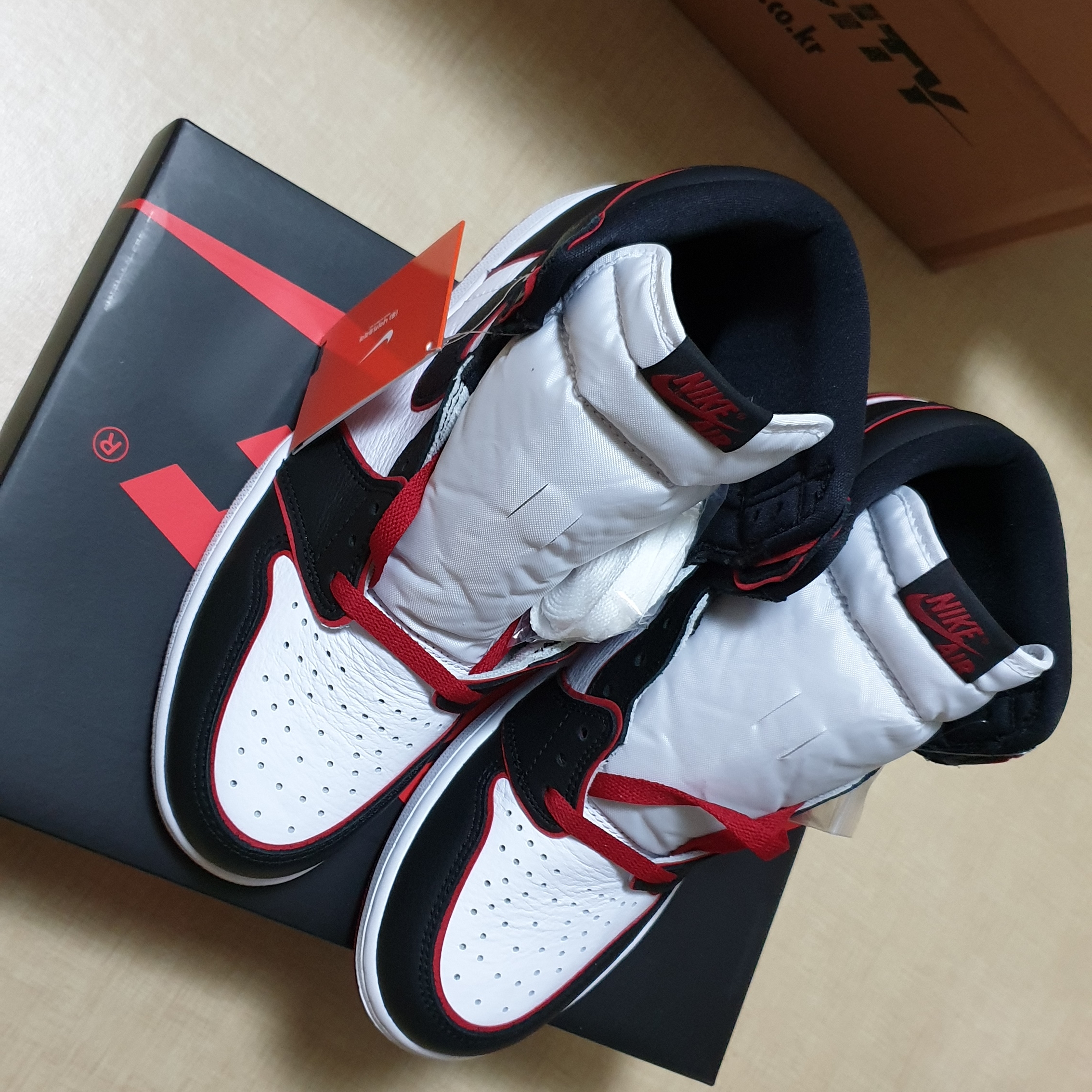 Jordan 1 Retro High OG Bloodline 착용 스타일 - 1