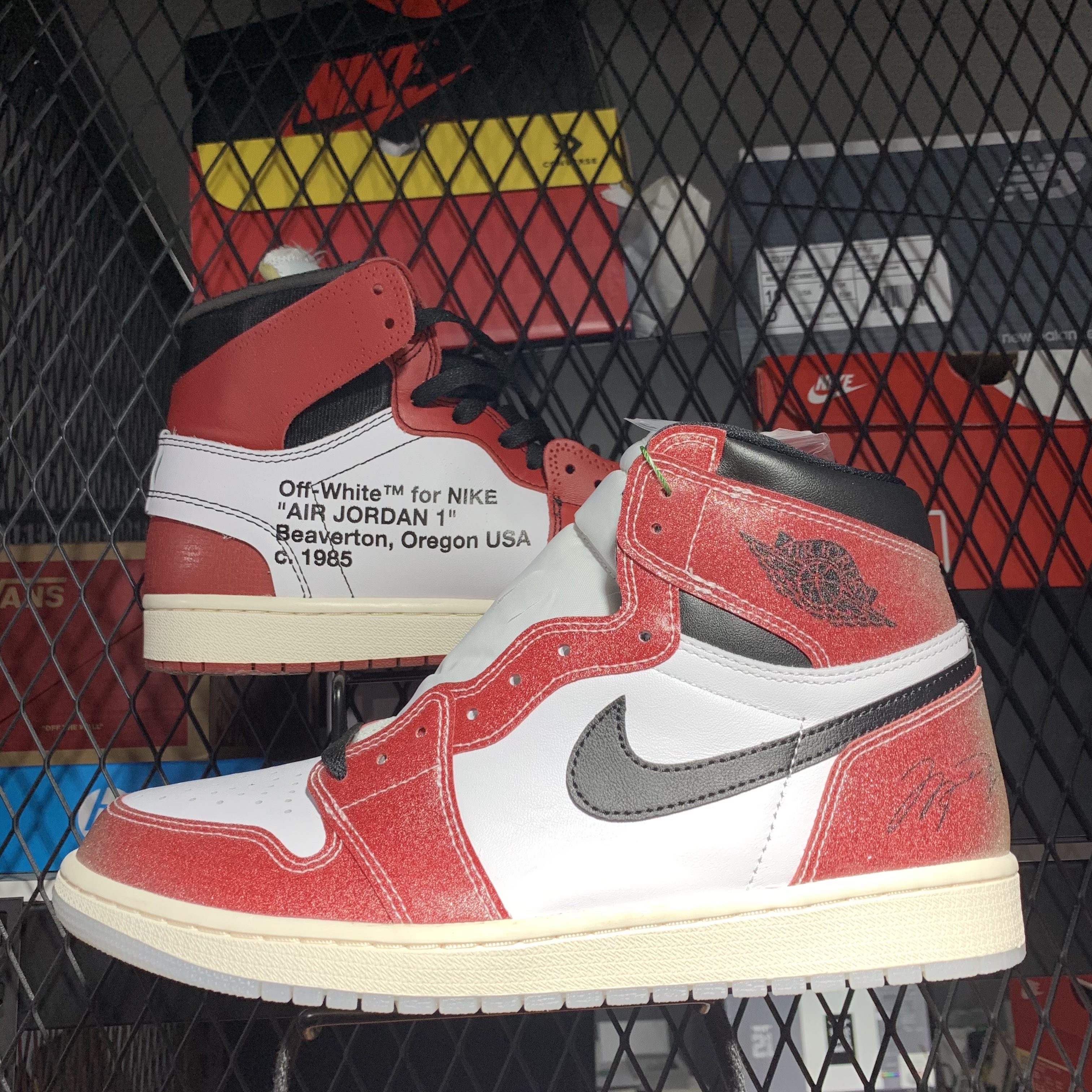 Jordan 1 x Off-White Retro High Chicago The Ten, Jordan 1 x Trophy Room Retro High OG SP Chicago 착용 스타일