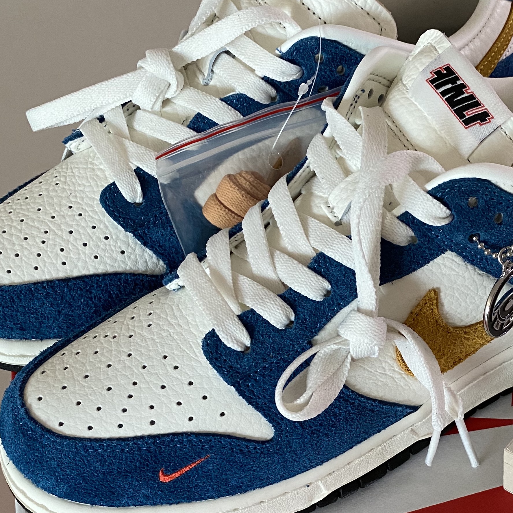Nike x Kasina Dunk Low 80's Bus 착용 스타일