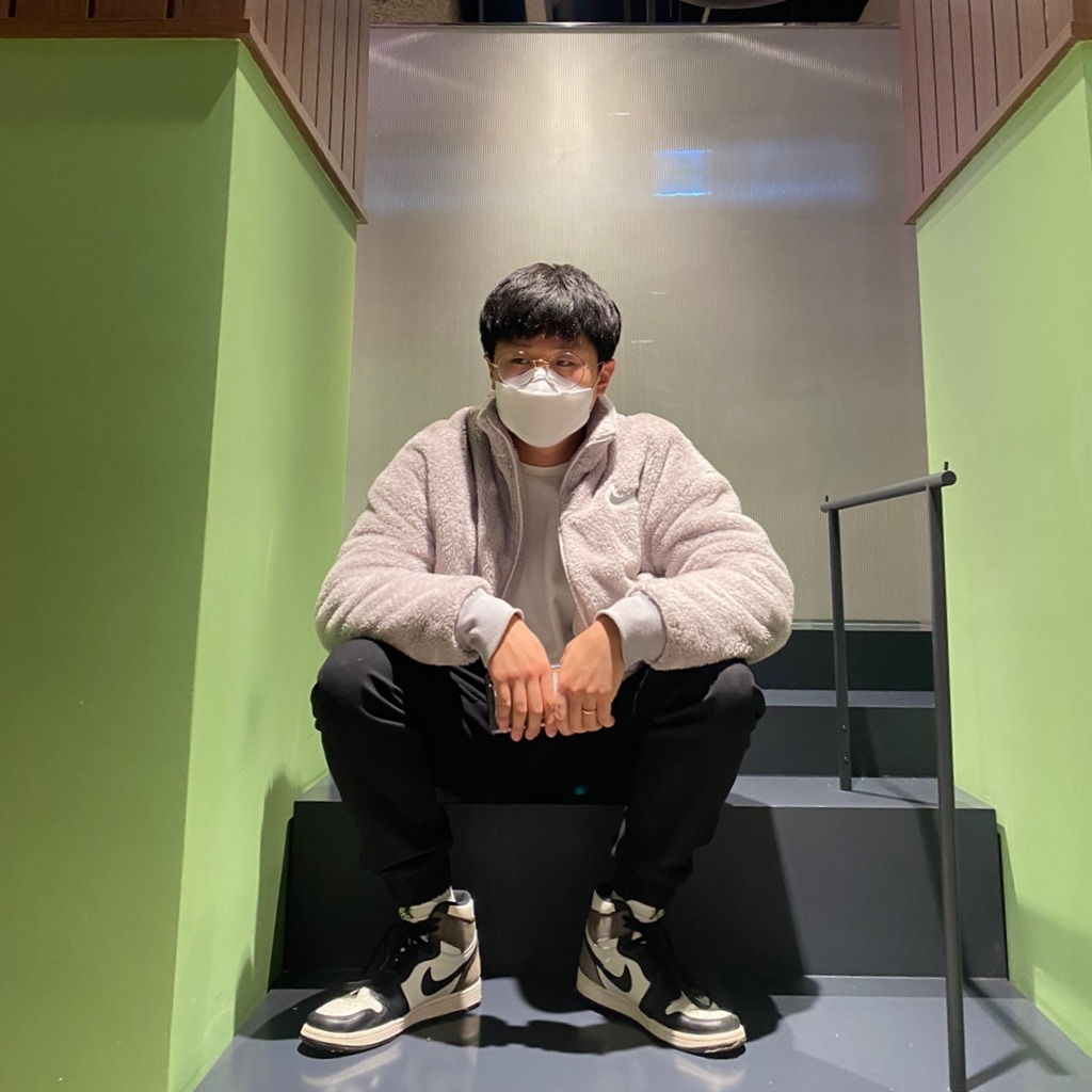 Jordan 1 Retro High OG Black Mocha 착용 스타일