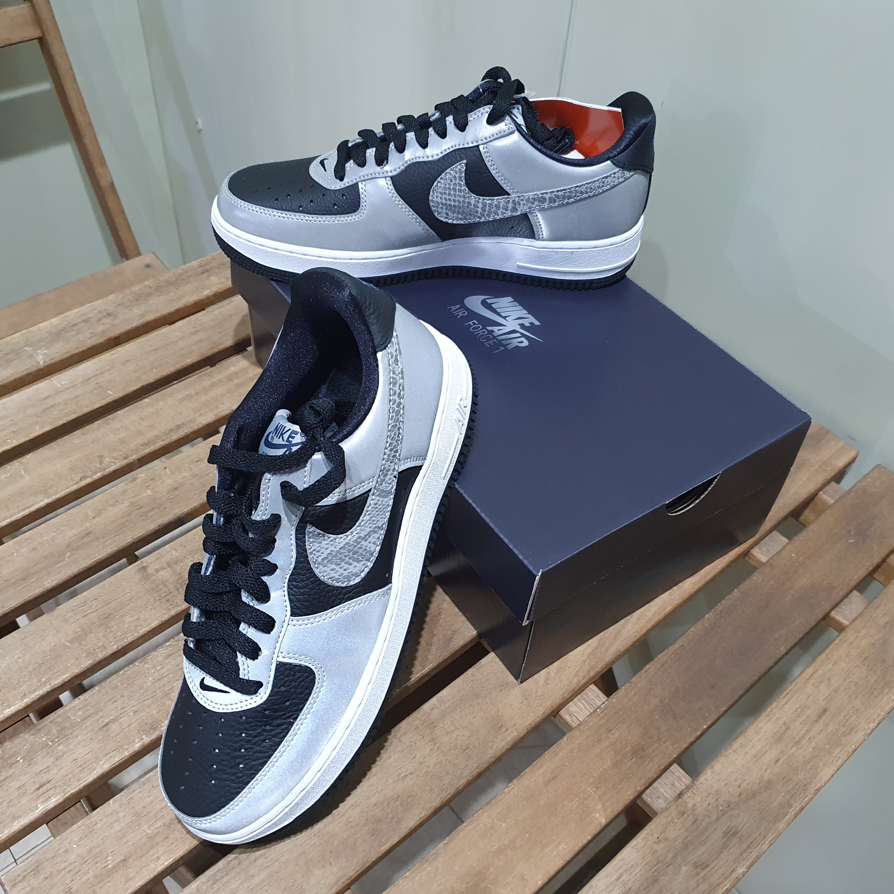 Nike Air Force 1 B Silver Snake 착용 스타일 - 1