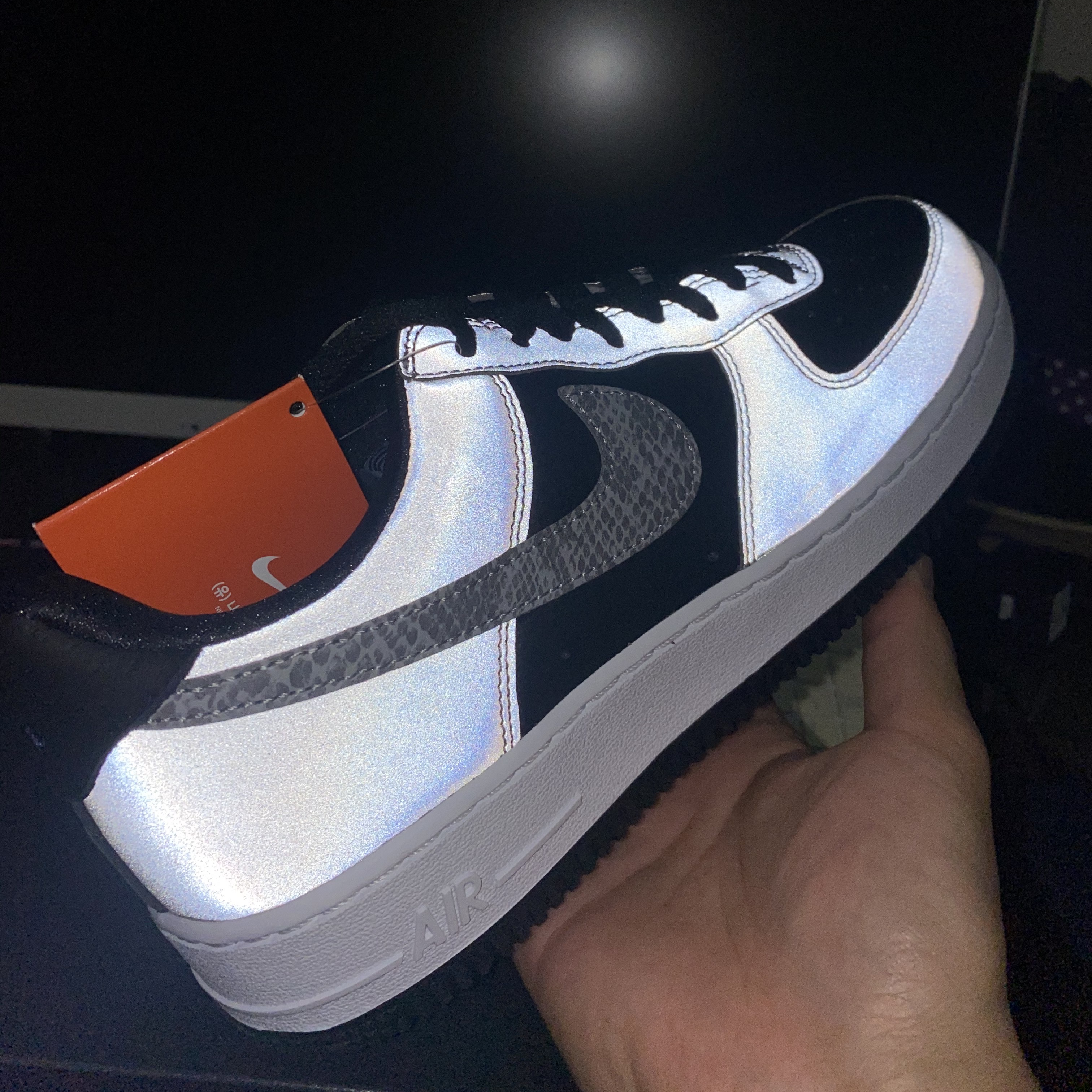 Nike Air Force 1 B Silver Snake, Nike Air Force 1 '07 3M White 착용 스타일 - 1