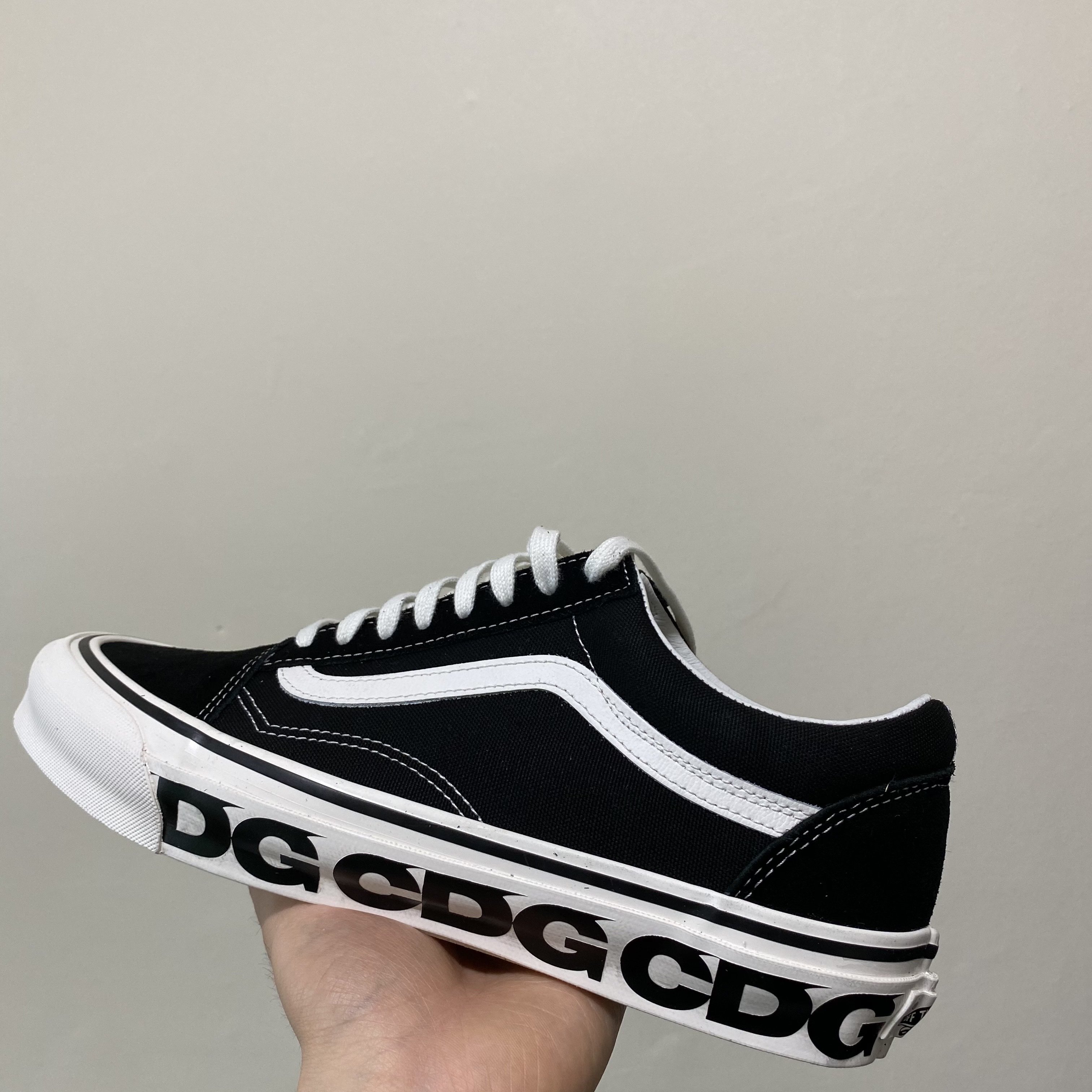 Vans Vault x CDG OG Old Skool LX Side Wall 착용 스타일