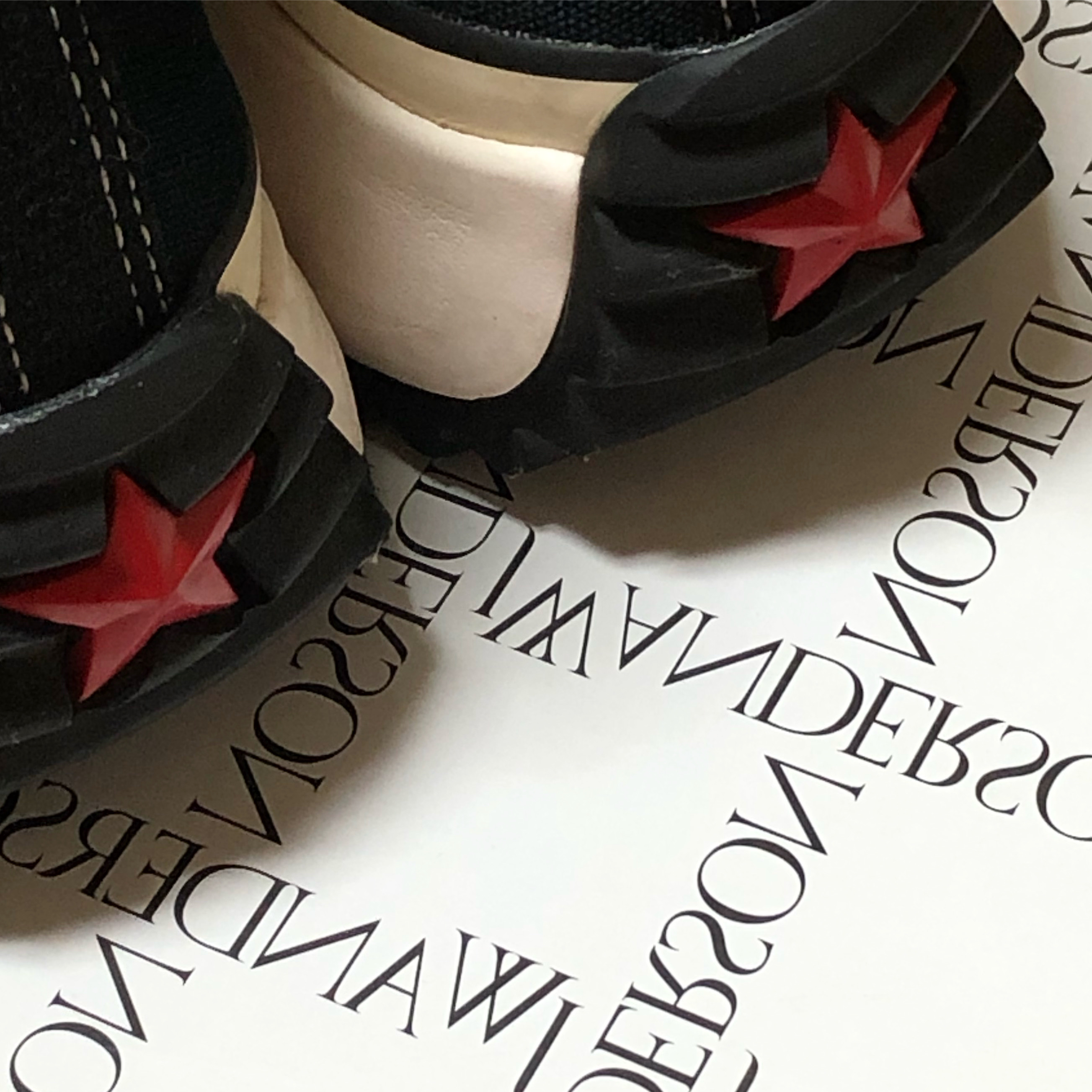 Converse x JW Anderson Run Star Hike Hi Black 착용 스타일