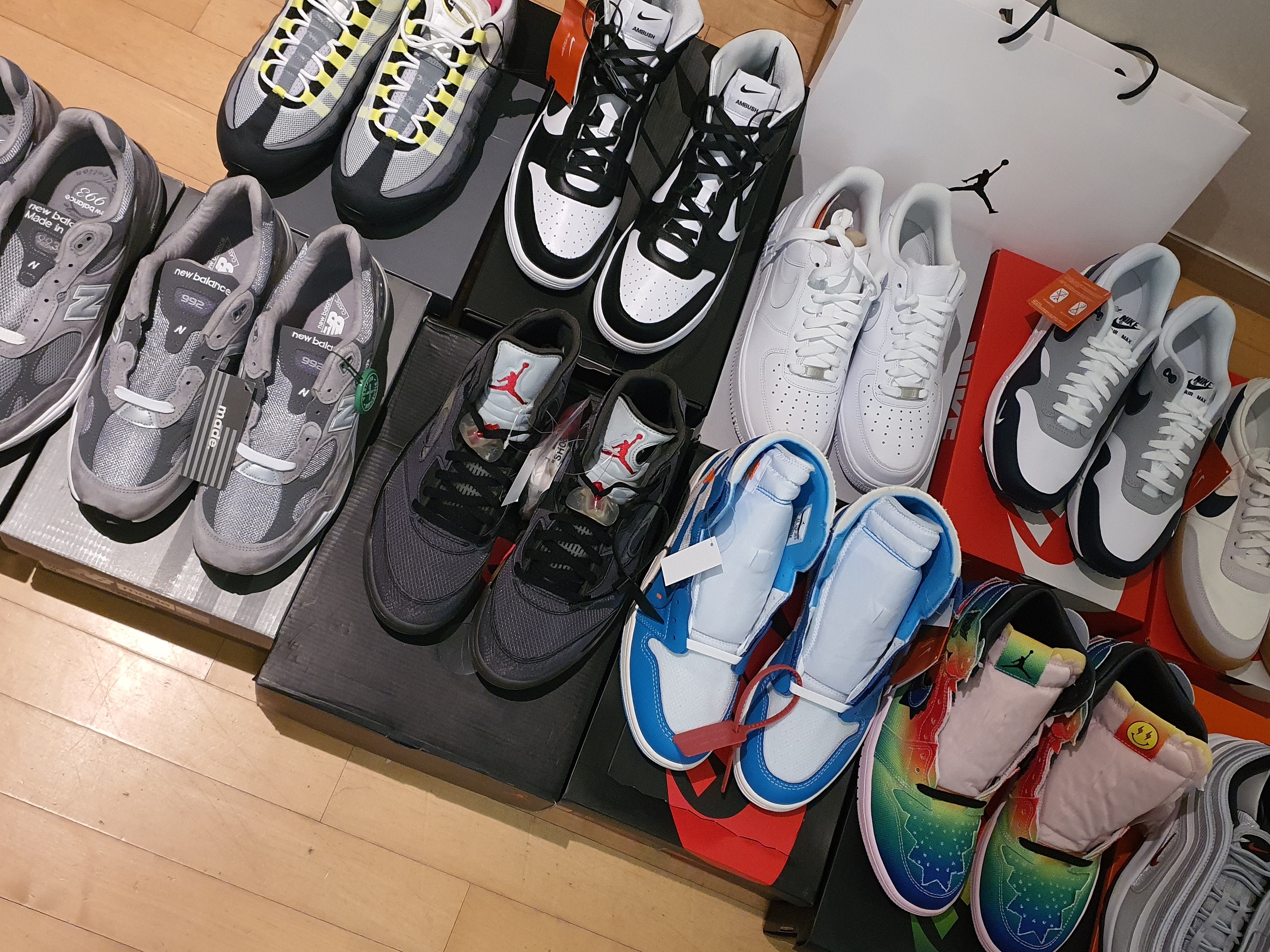 Jordan 1 x Off-White Retro High University Blue, Jordan 1 x J Balvin Retro High OG 착용 스타일