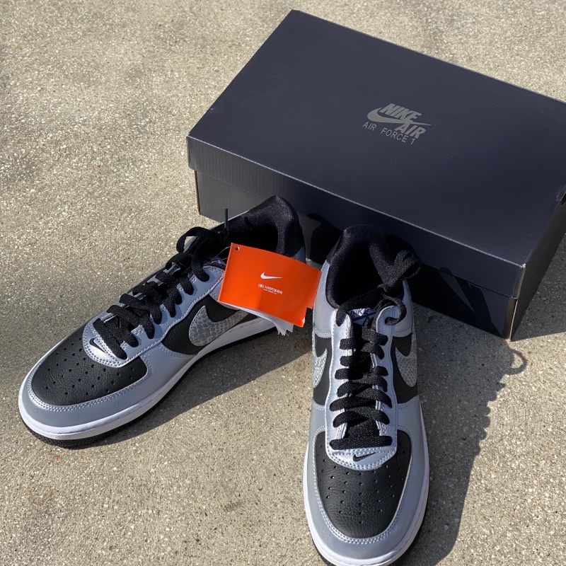 Nike Air Force 1 B Silver Snake 착용 스타일 - 2