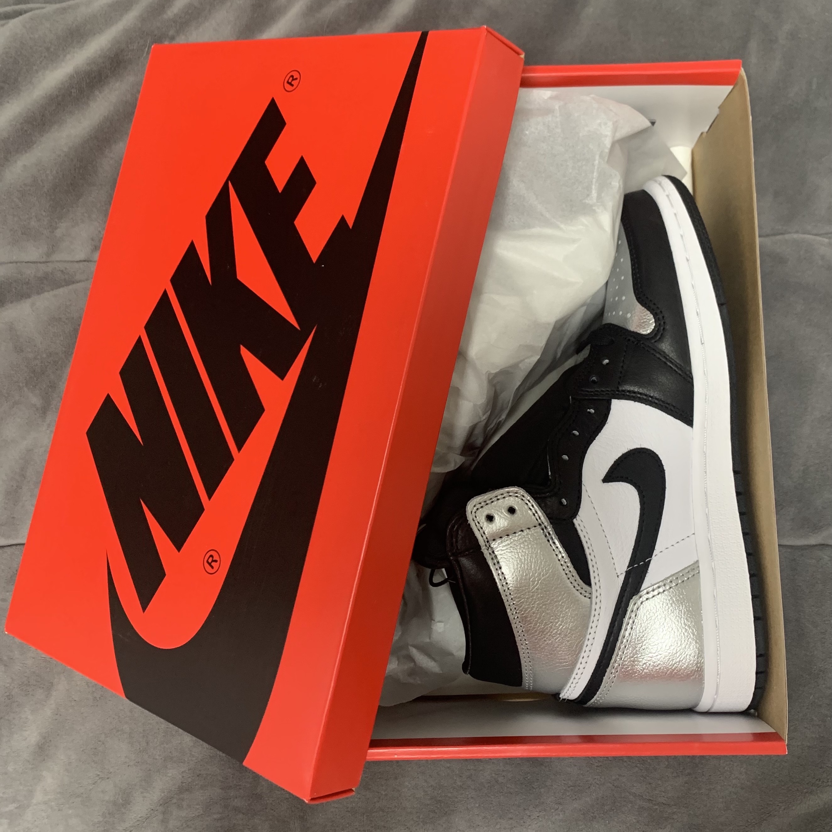 (W) Jordan 1 Retro High OG Silver Toe 착용 스타일 - 1