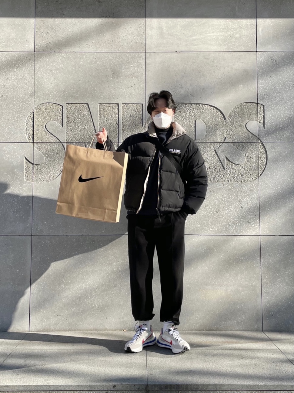Nike x Sacai VaporWaffle Royal Fuchsia 착용 스타일