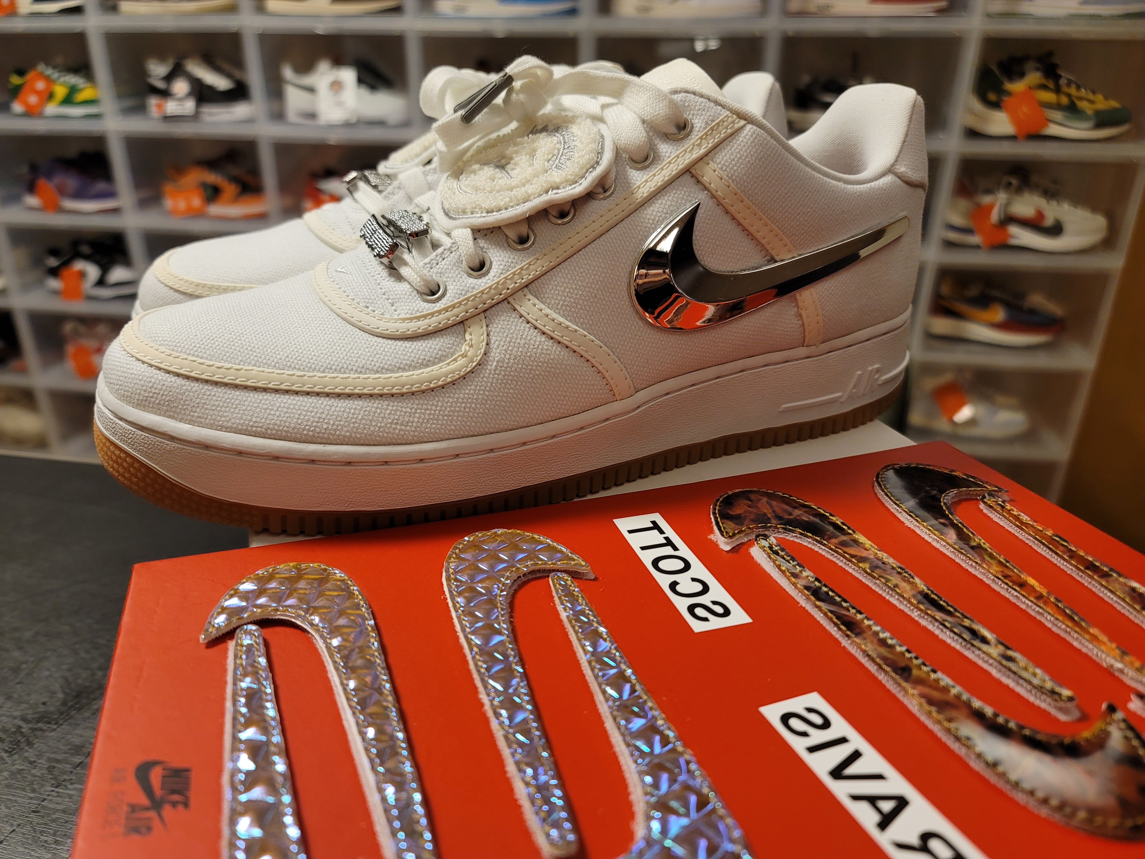 Nike x Travis Scott Air Force 1 Low White 착용 스타일 - 2