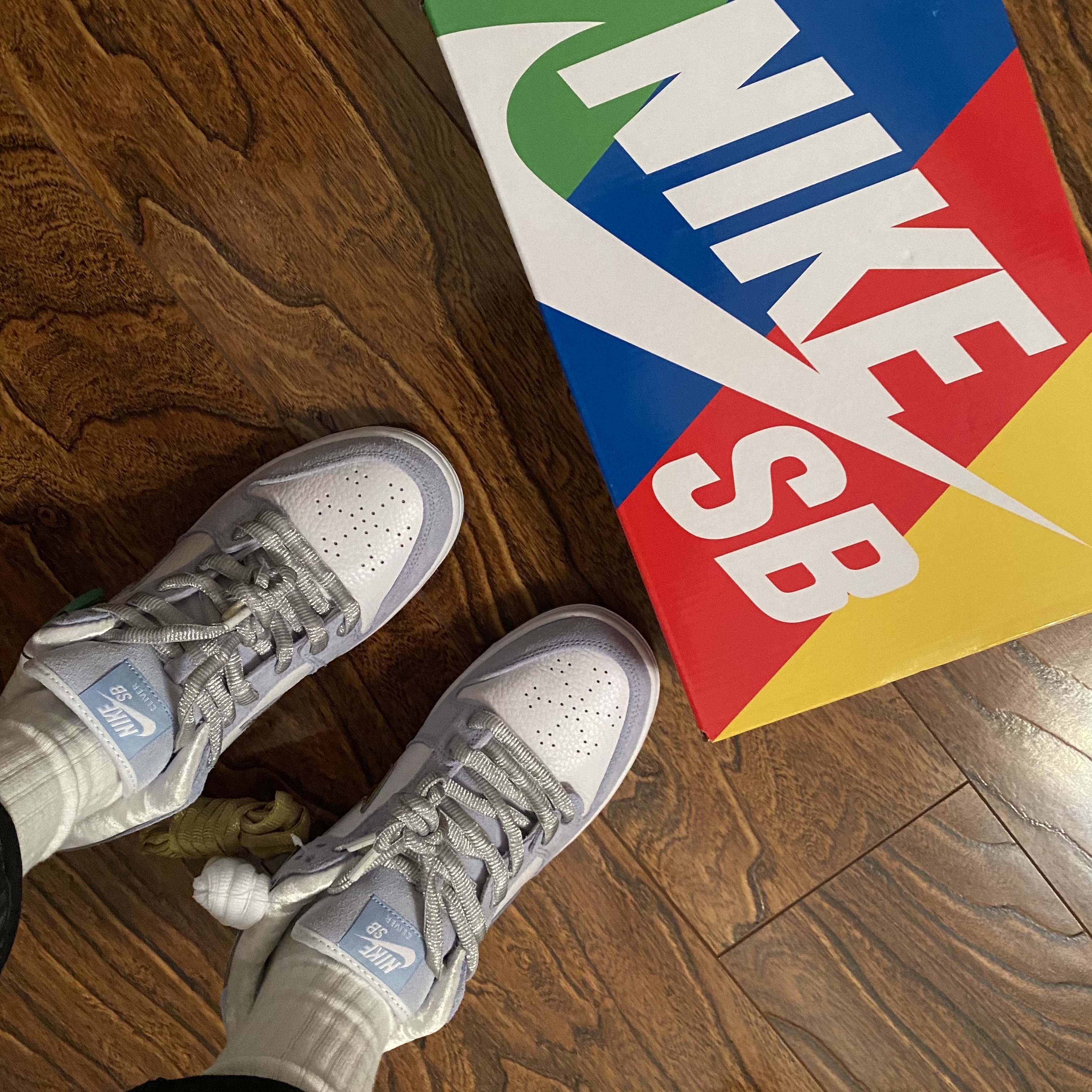 Nike x Sean Cliver SB Dunk Low Holiday Special 착용 스타일 - 1