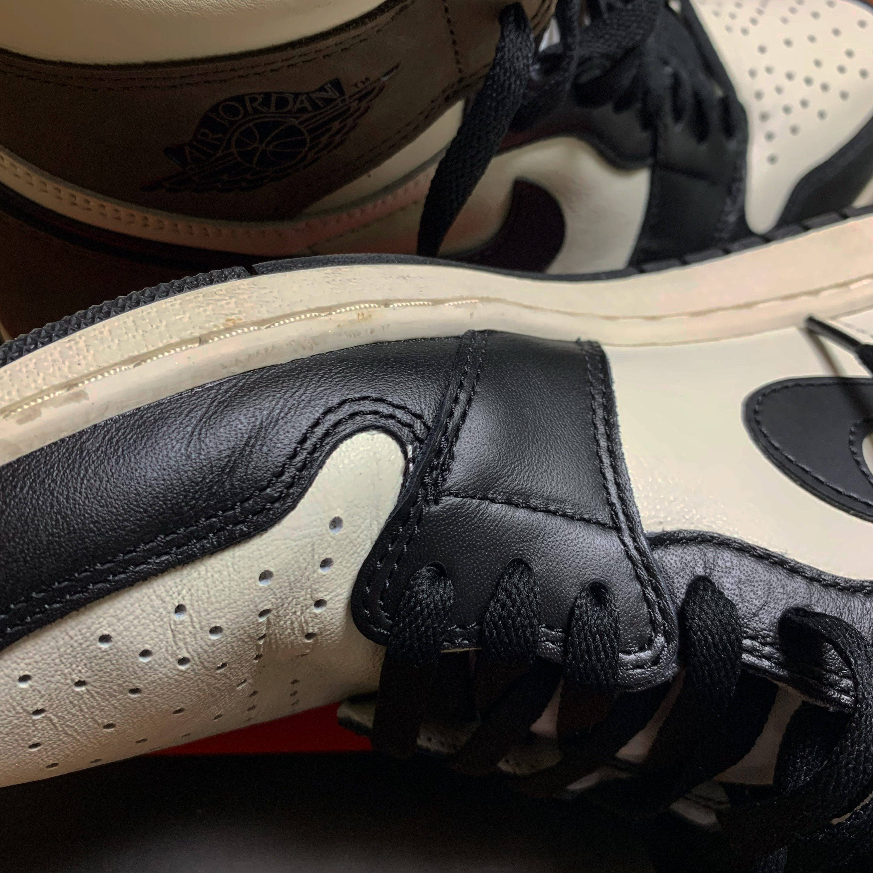Jordan 1 Retro High OG Black Mocha 착용 스타일