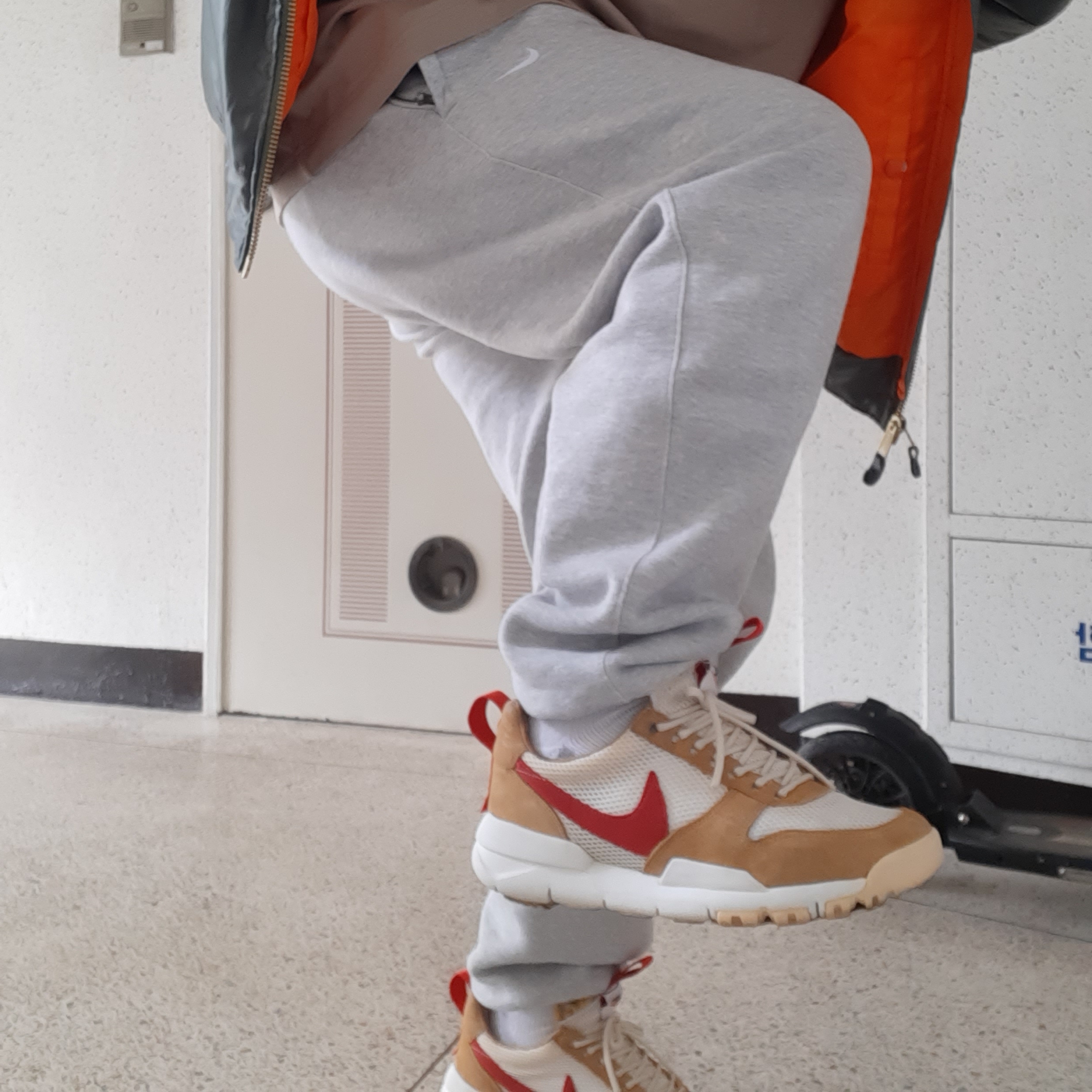 Nike x Tom Sachs Mars Yard Shoe 2.0 Space Camp 착용 스타일