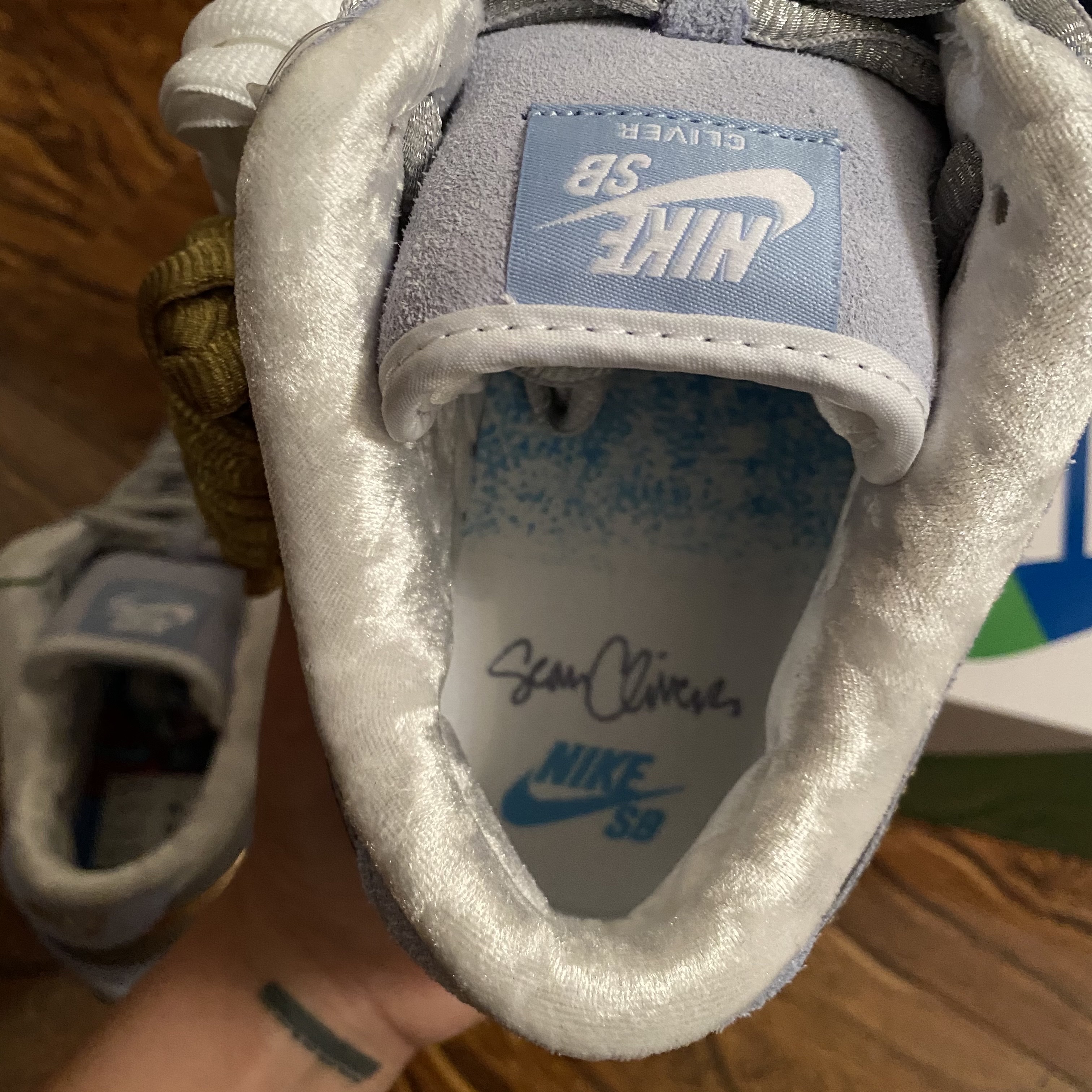 Nike x Sean Cliver SB Dunk Low Holiday Special 착용 스타일 - 4