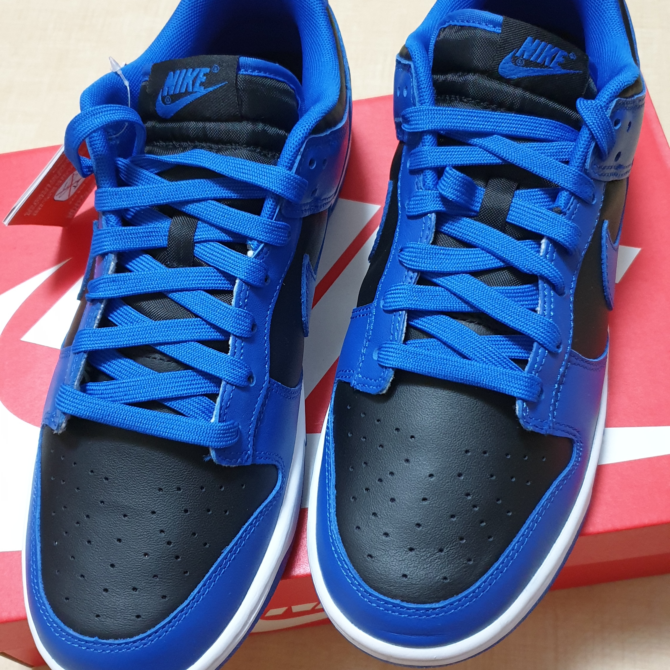 Nike Dunk Low Retro Hyper Cobalt 착용 스타일 - 1