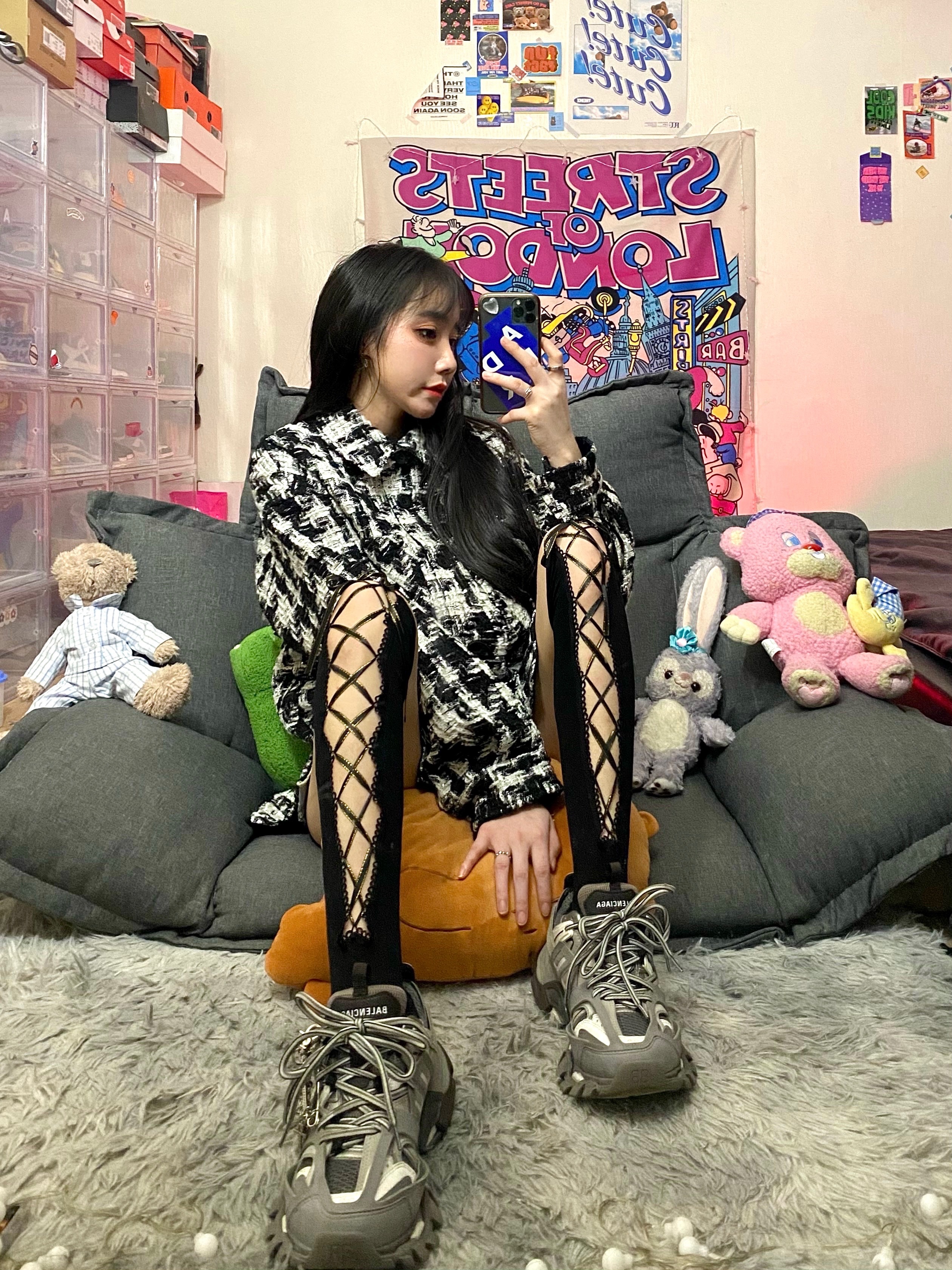 Balenciaga Track Sneakers Grey White 2019 착용 스타일 - 2