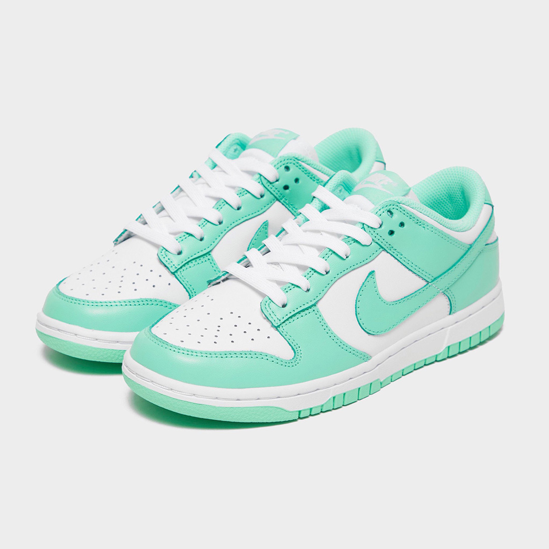 (W) Nike Dunk Low Green Glow, Nike x Kasina Dunk Low Road Sign - Kasina Exclusive 착용 스타일 - 2