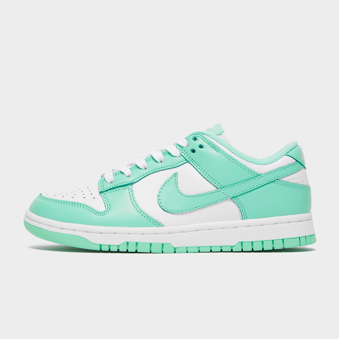 (W) Nike Dunk Low Green Glow, Nike x Kasina Dunk Low Road Sign - Kasina Exclusive 착용 스타일 - 3