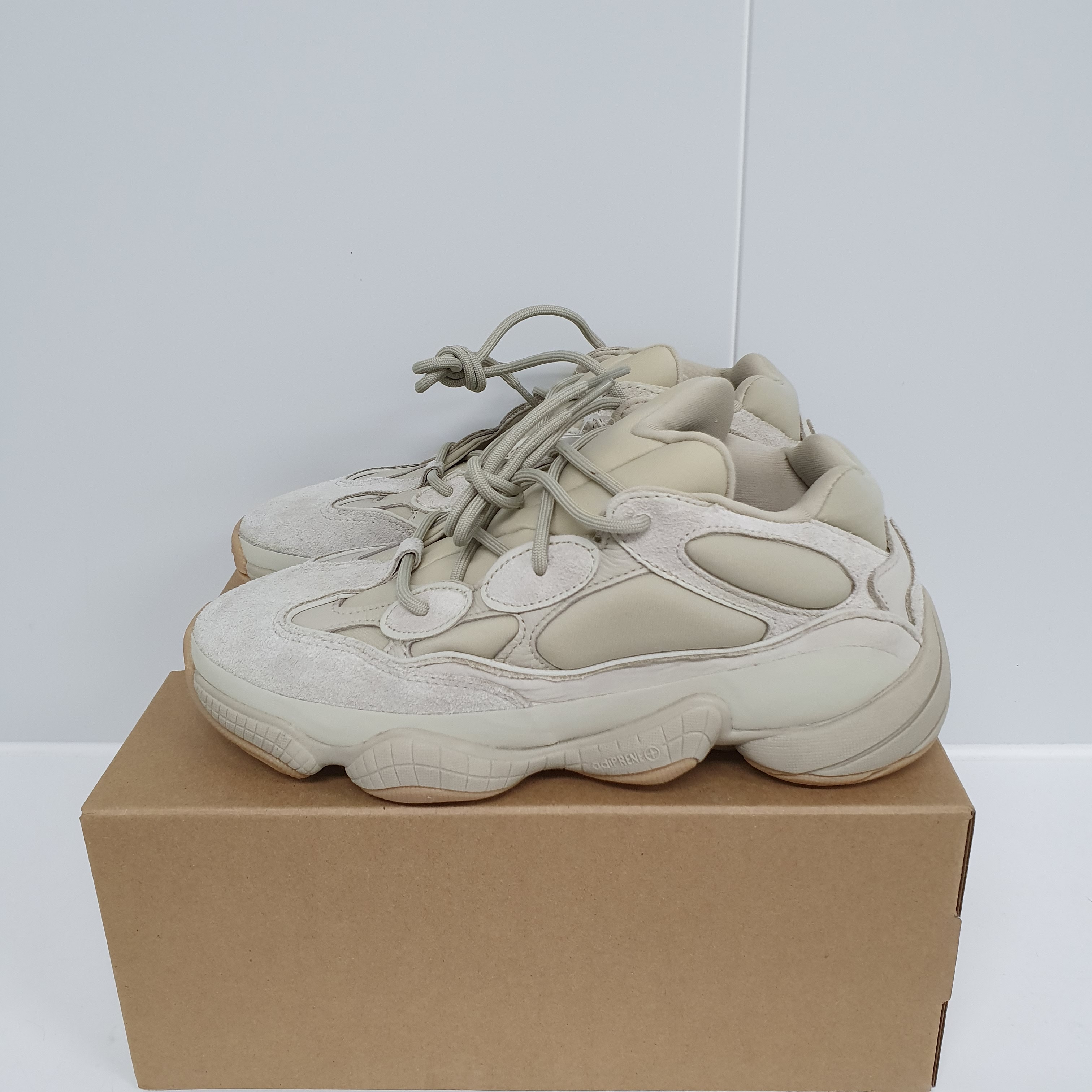 Adidas Yeezy 500 Stone 착용 스타일 - 3