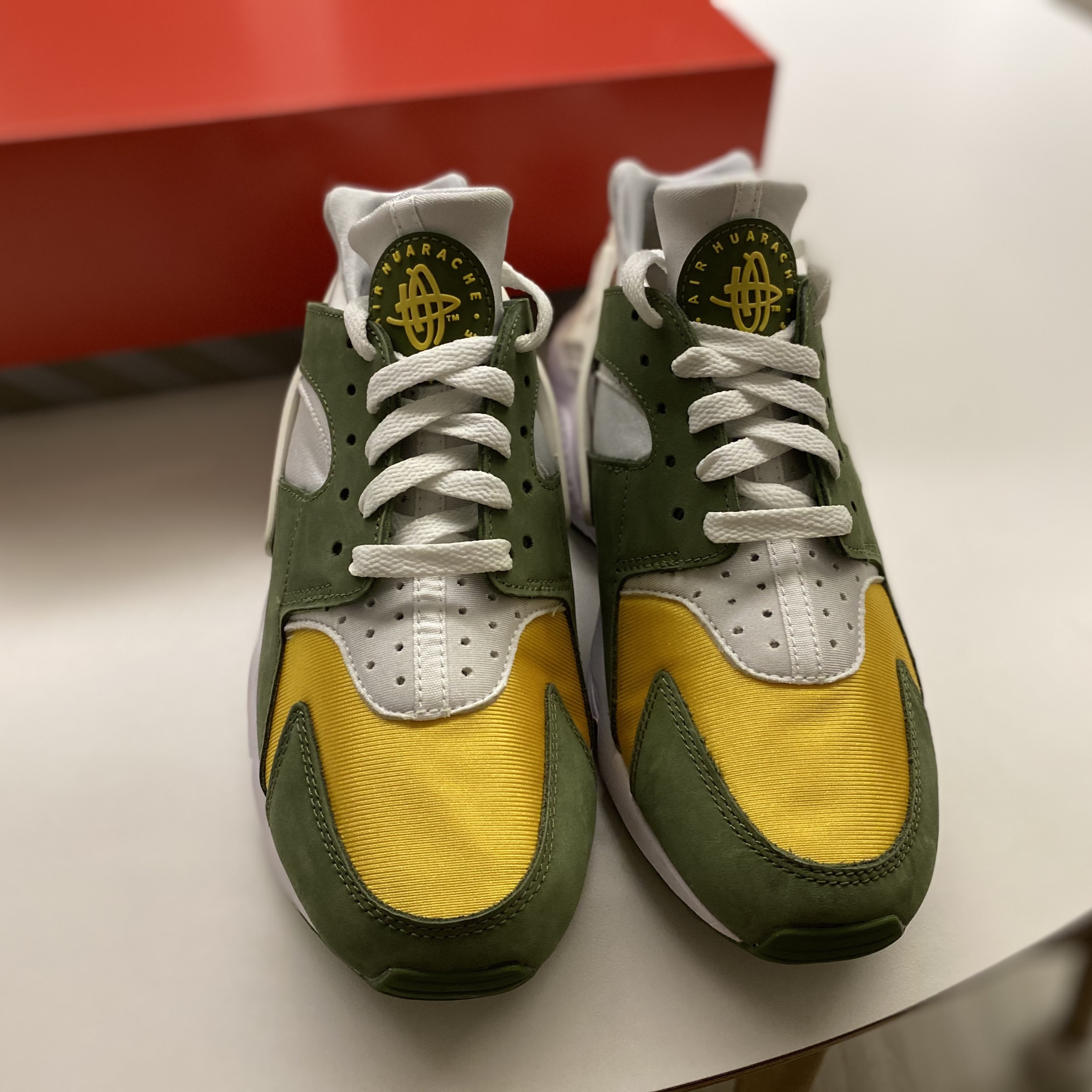Nike x Stussy Air Huarache LE Dark Olive 착용 스타일 - 2