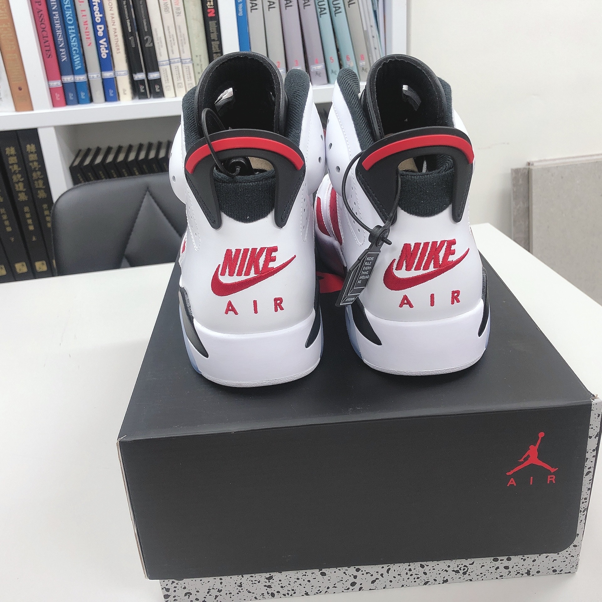 Jordan 6 Retro Carmine 2021 착용 스타일 - 2