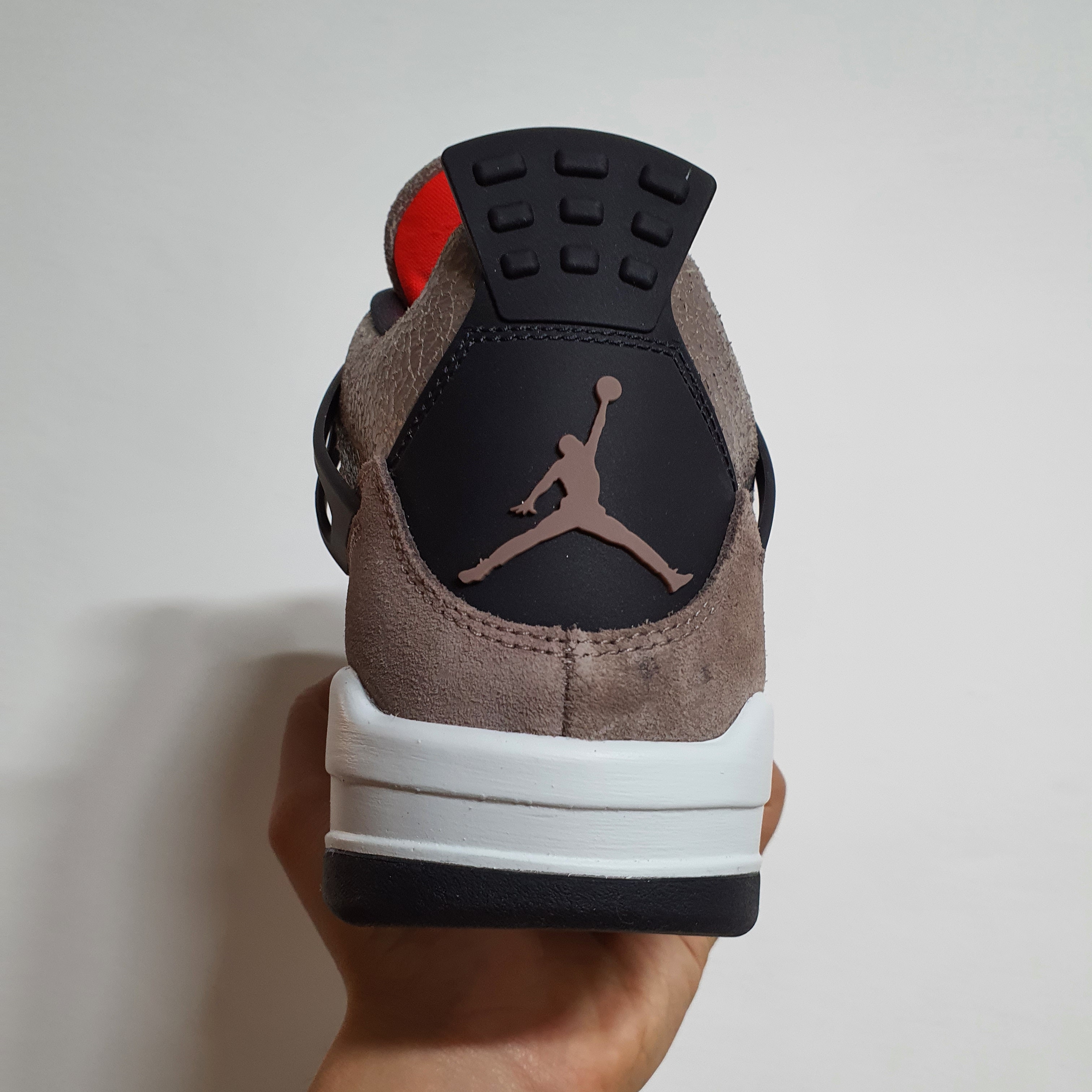 Jordan 4 Retro Taupe Haze 착용 스타일 - 4