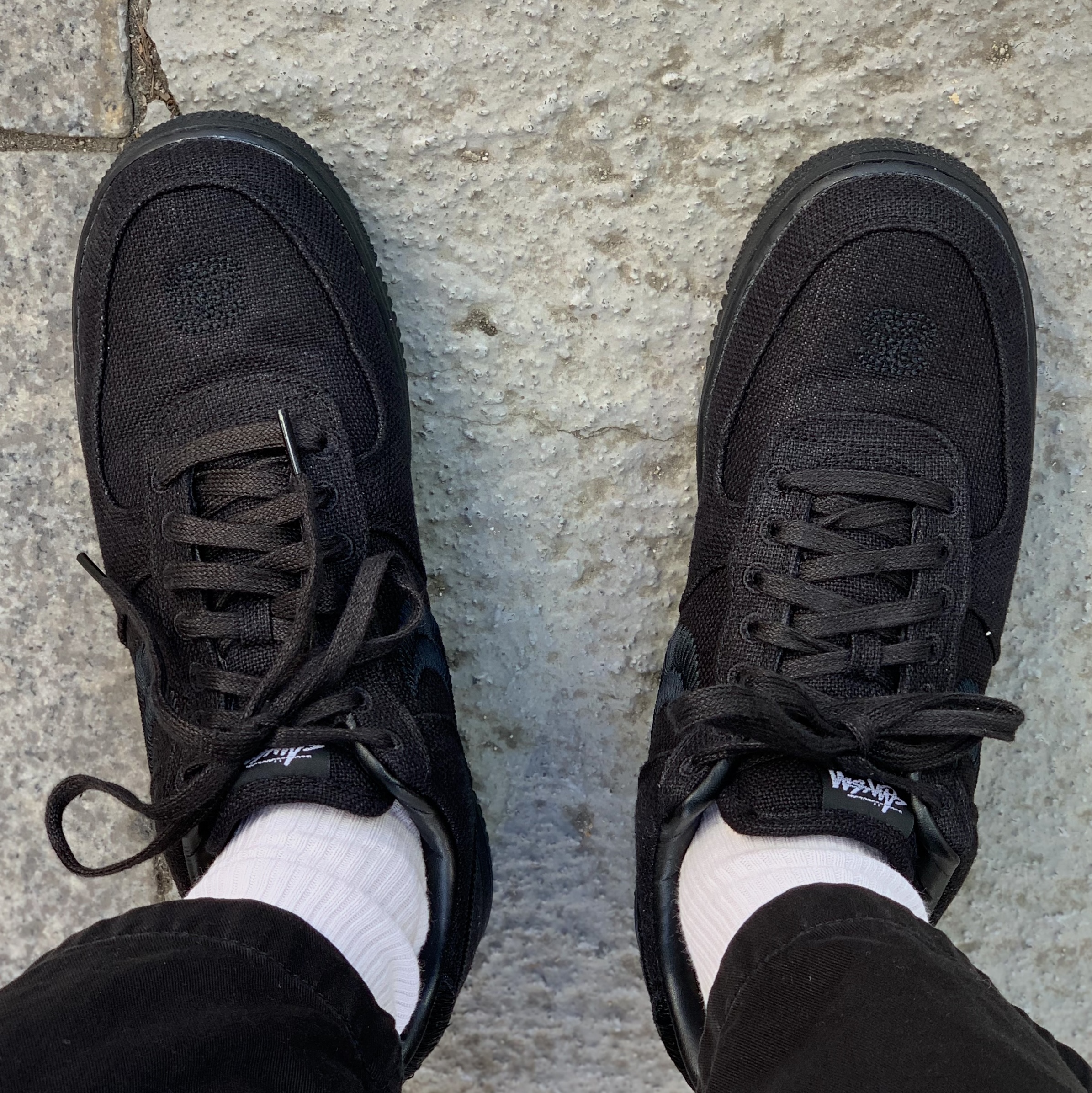 Nike x Stussy Air Force 1 Low Triple Black 착용 스타일
