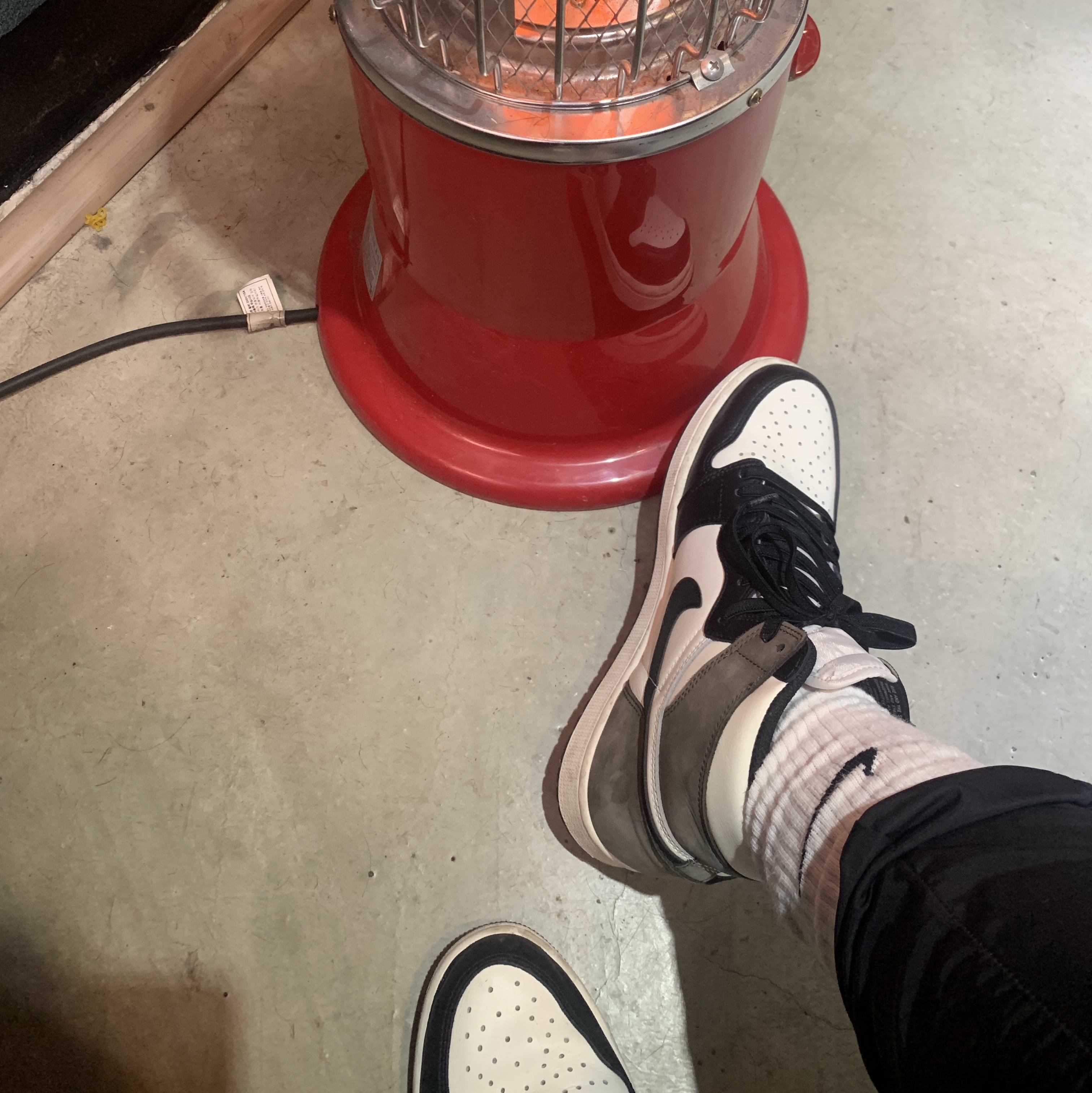 Jordan 1 Retro High OG Black Mocha 착용 스타일