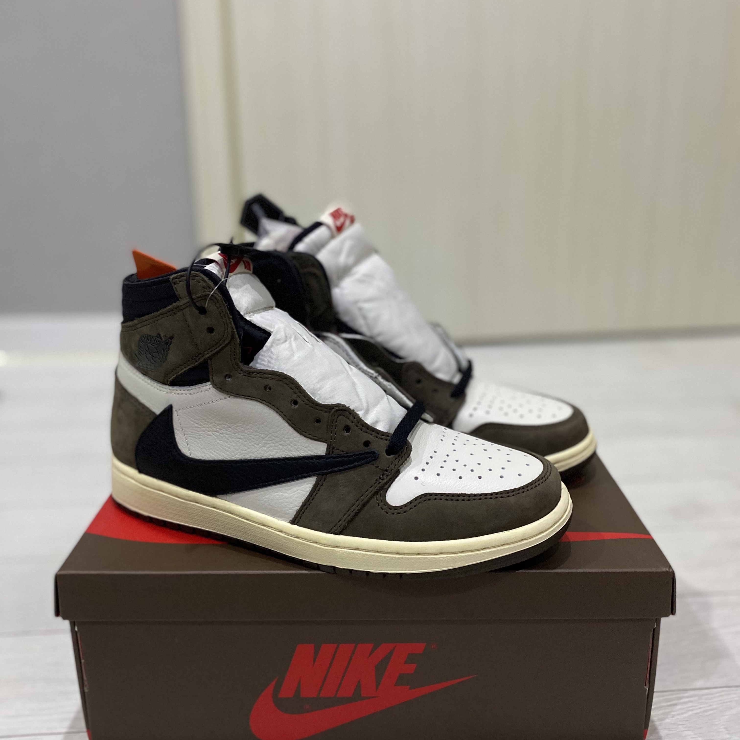 Jordan 1 x Travis Scott Retro High OG SP Mocha 착용 스타일