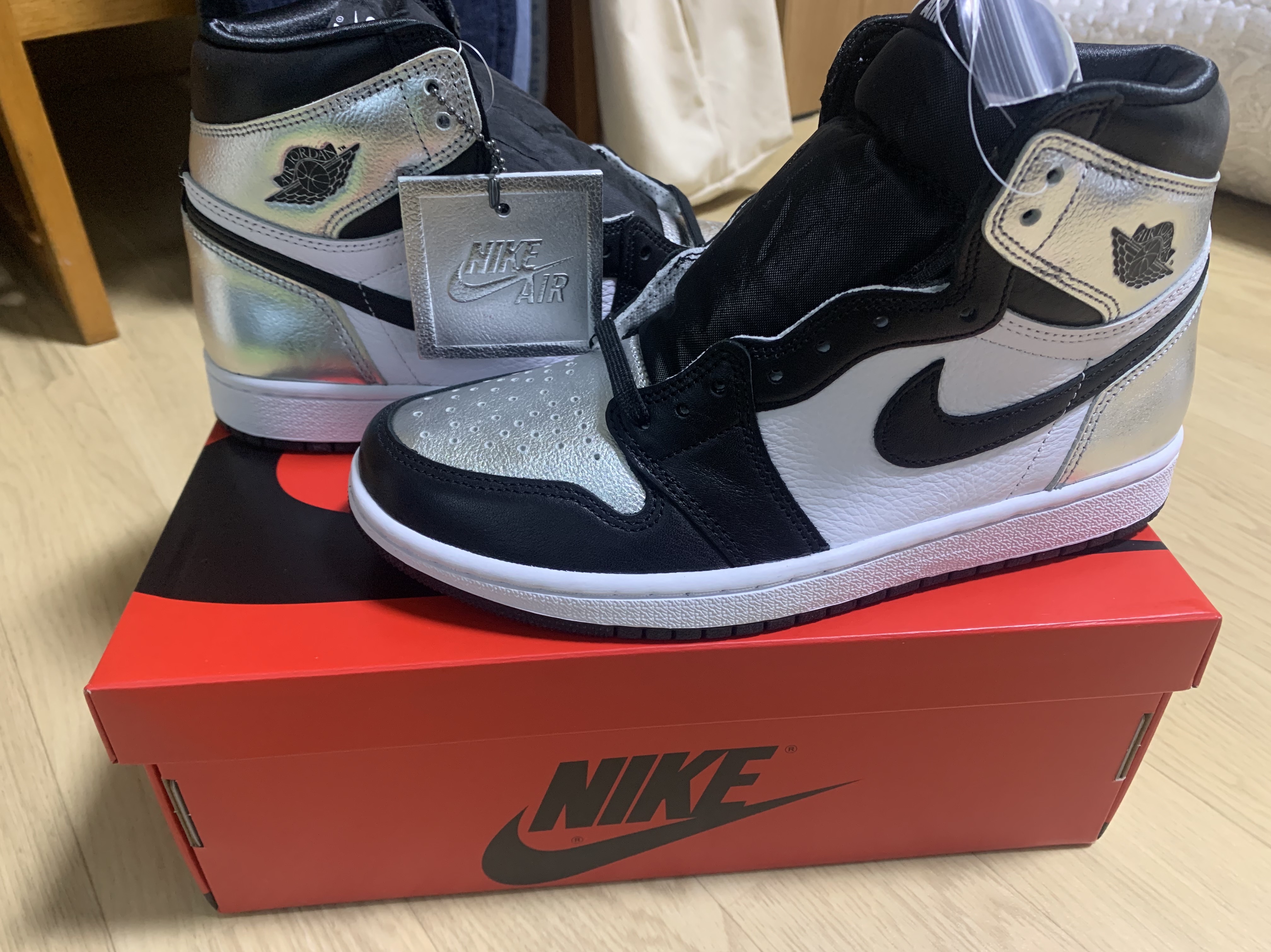 (W) Jordan 1 Retro High OG Silver Toe 착용 스타일